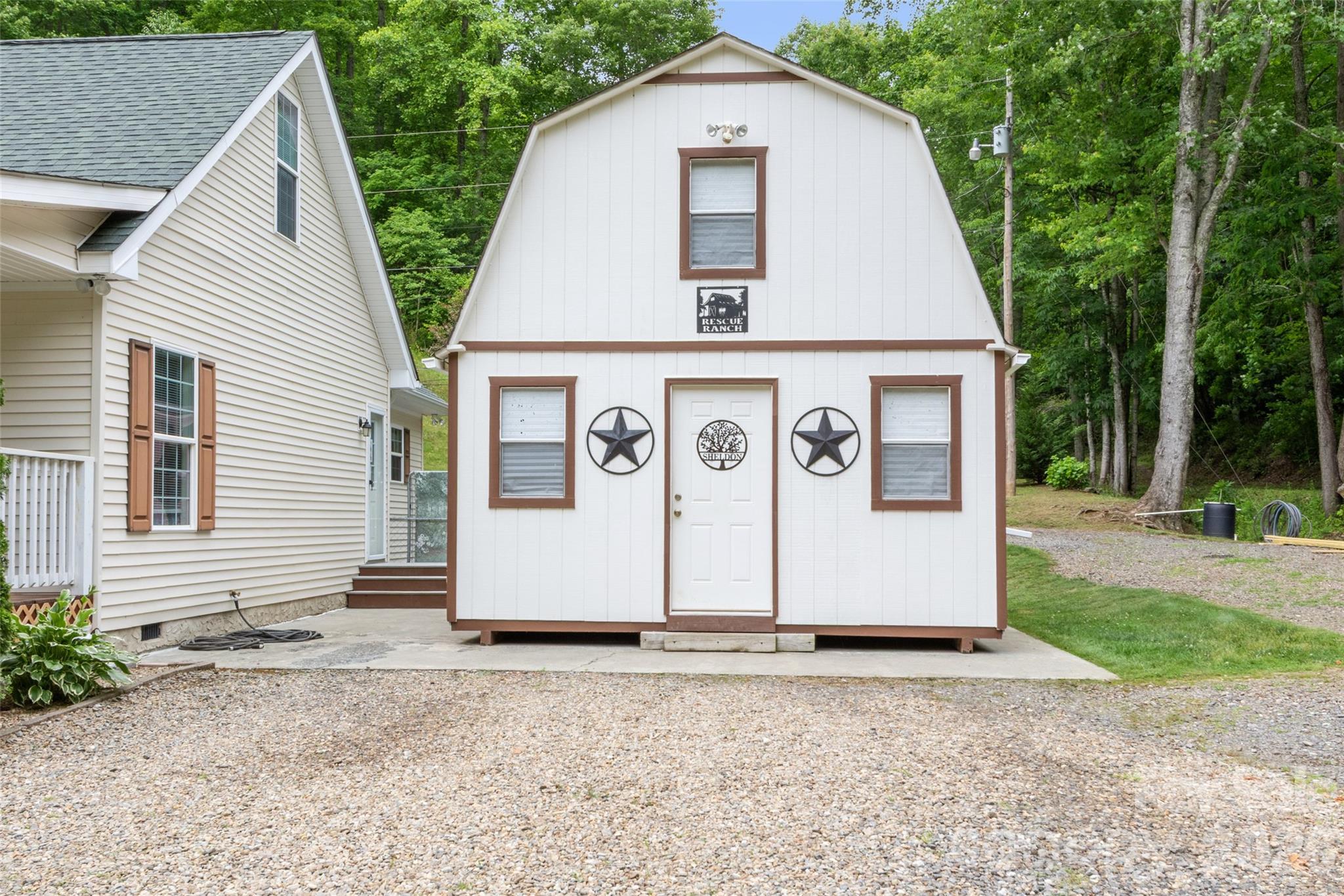 main property photo 29