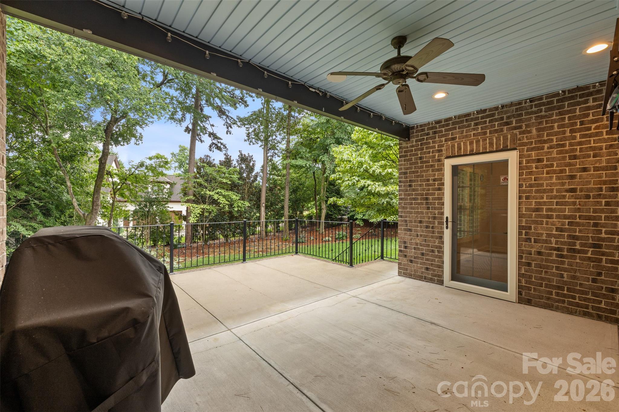 main property photo 40