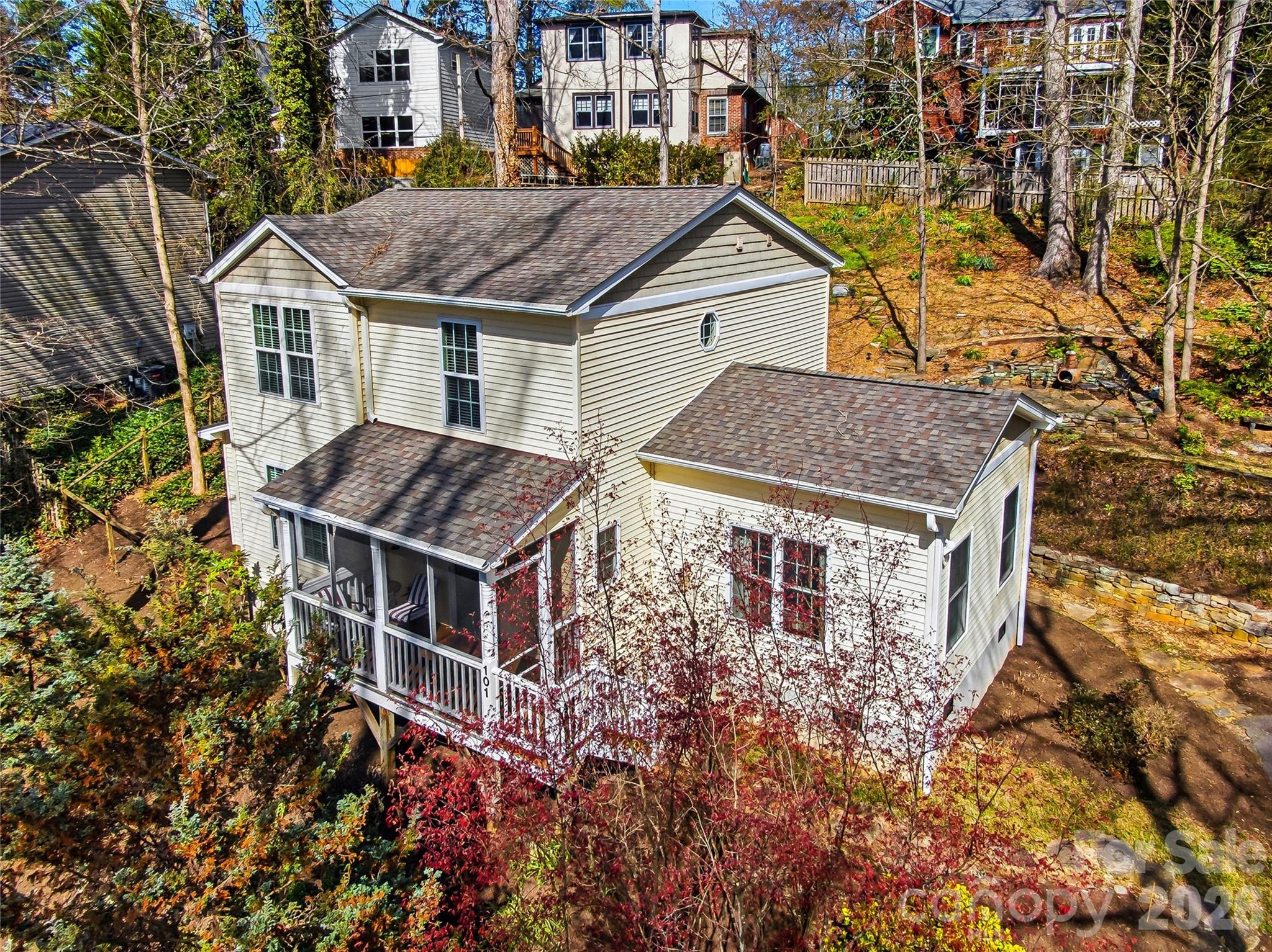 main property photo 28