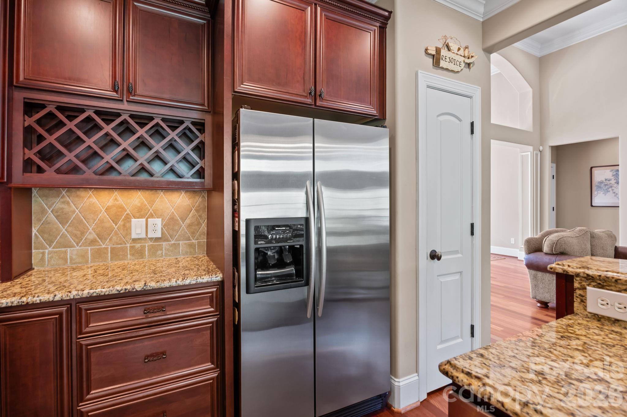 main property photo 14