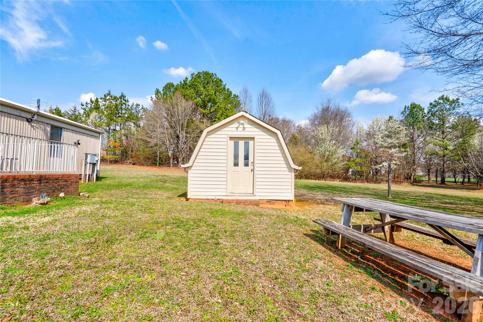 main property photo 28