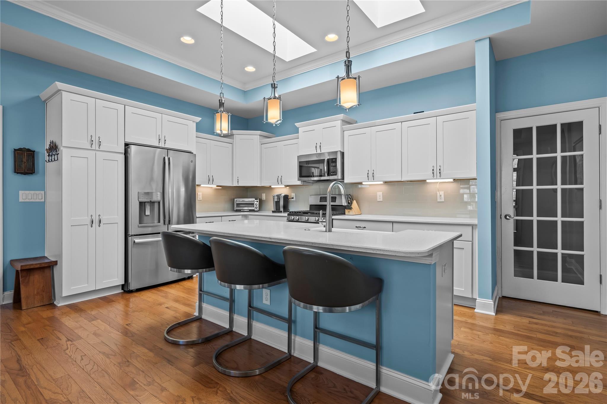 main property photo 9