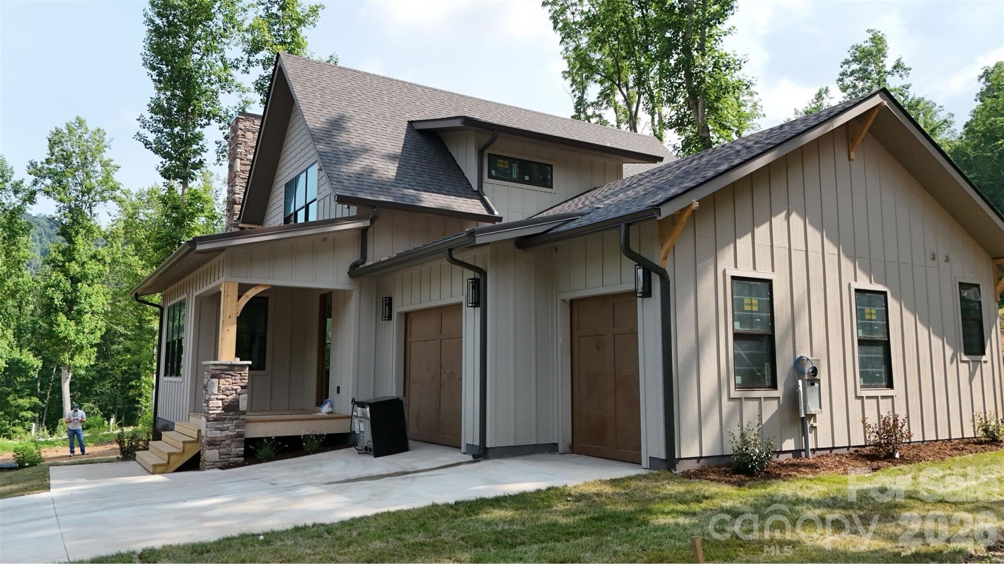 main property photo 13