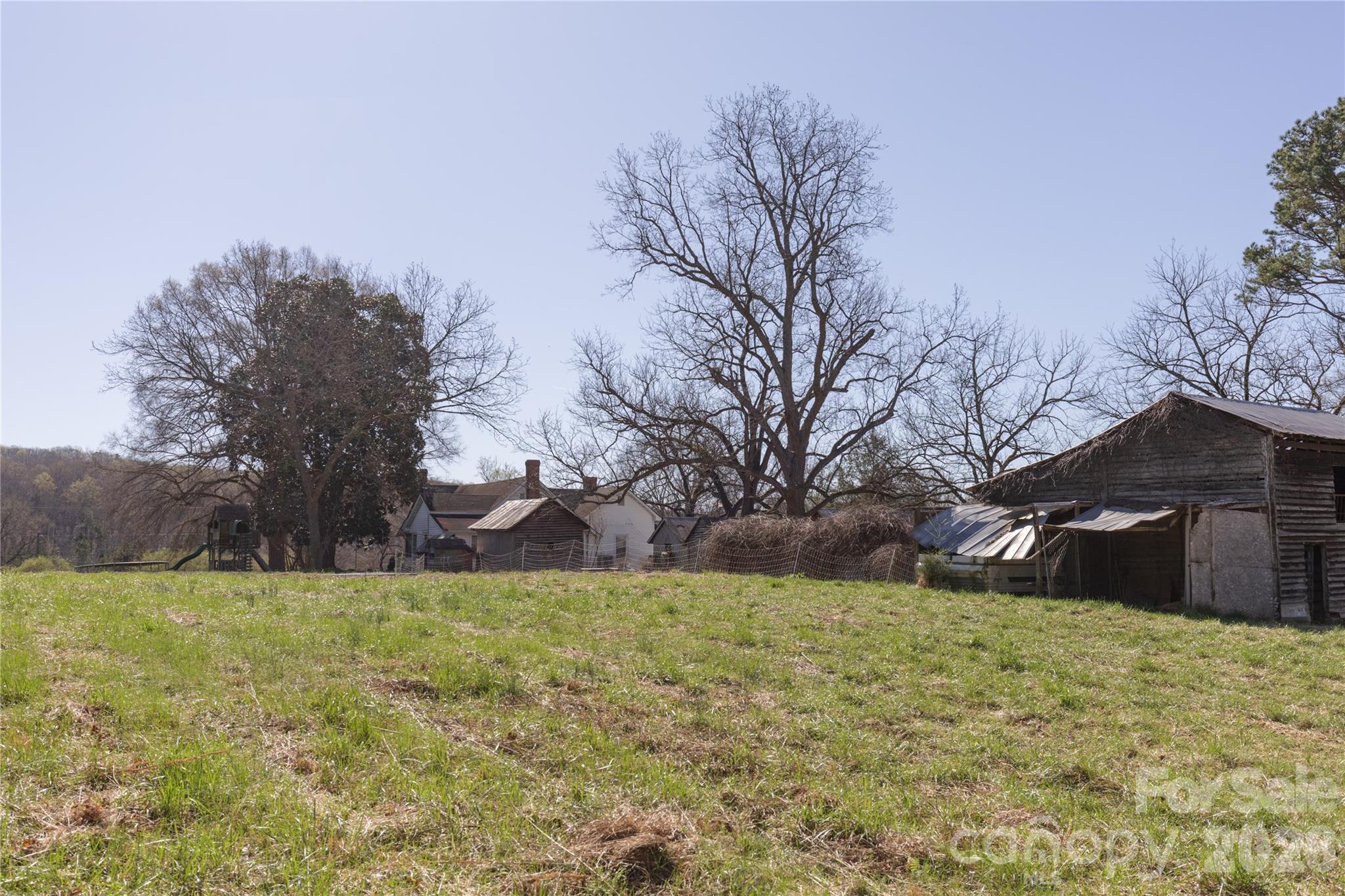 main property photo 35