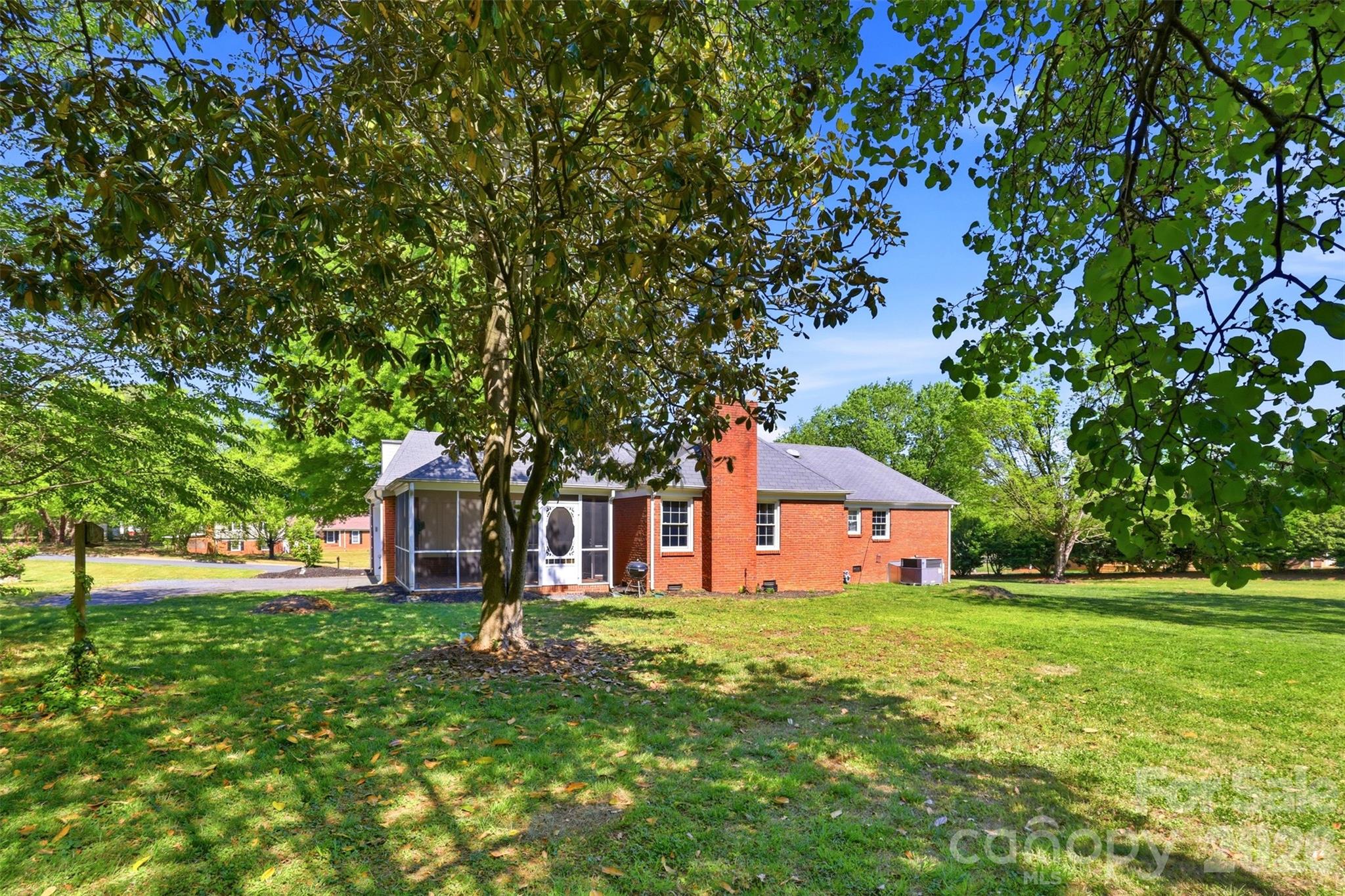 main property photo 40