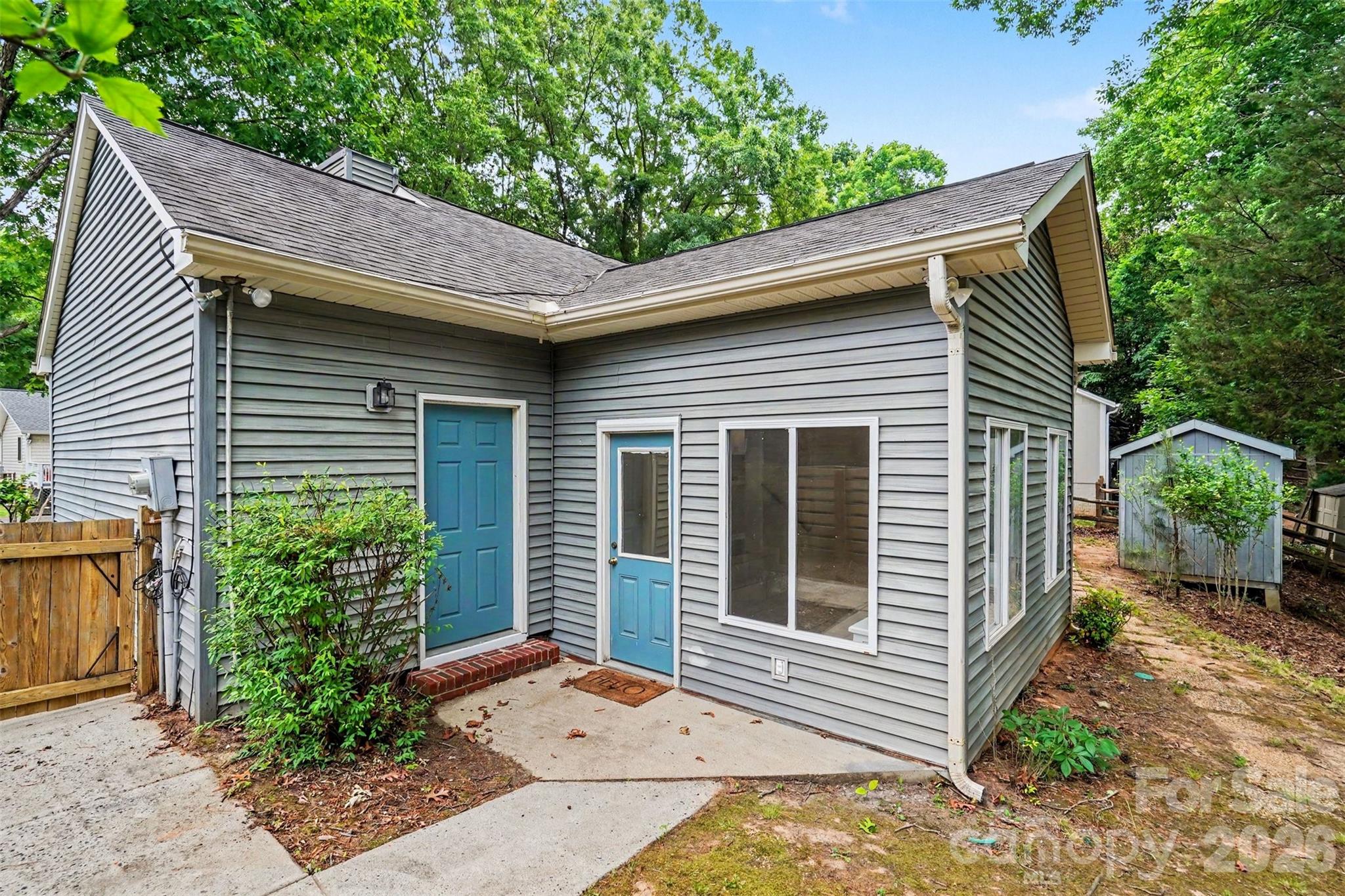 main property photo 28