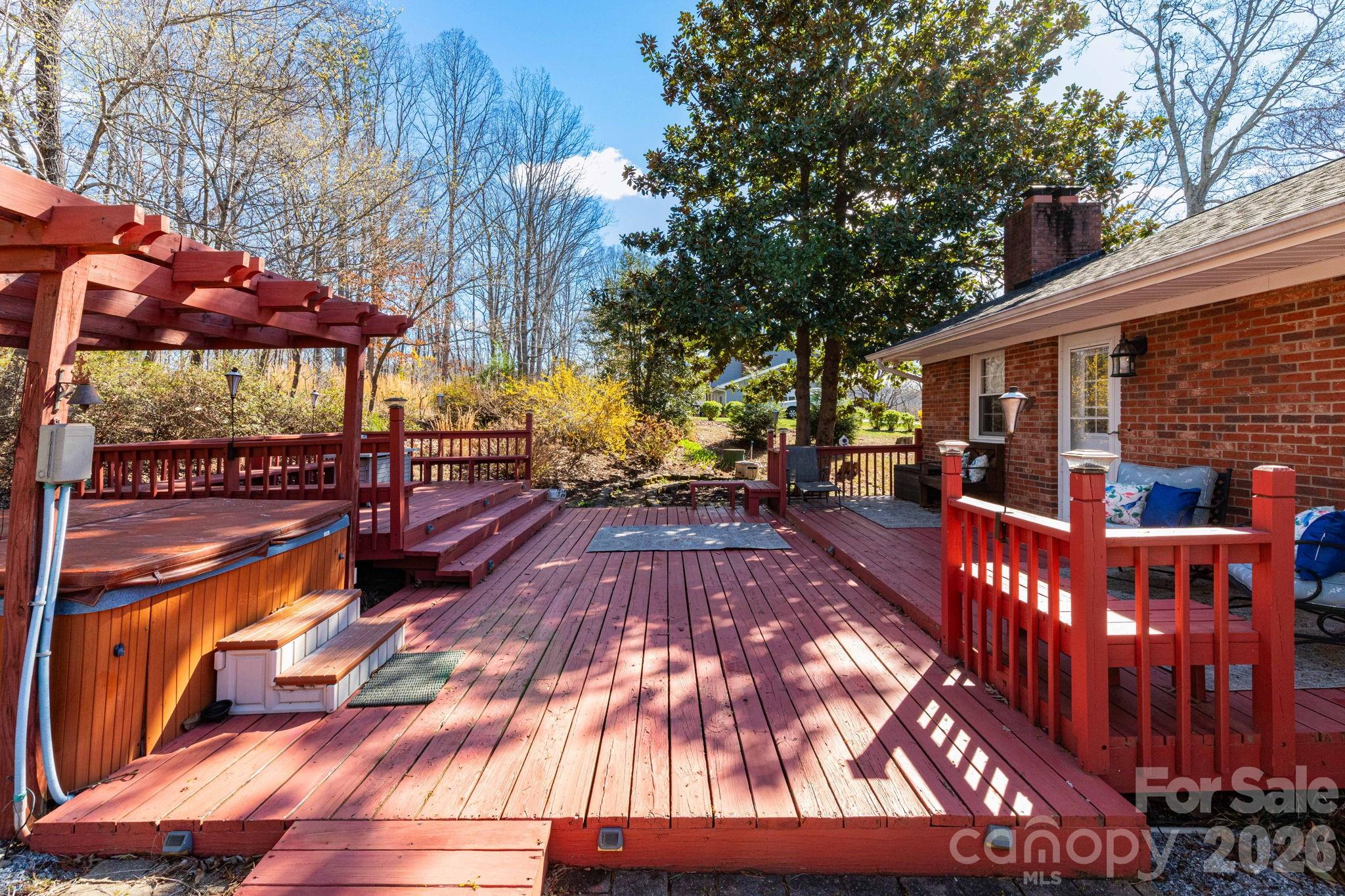 main property photo 18