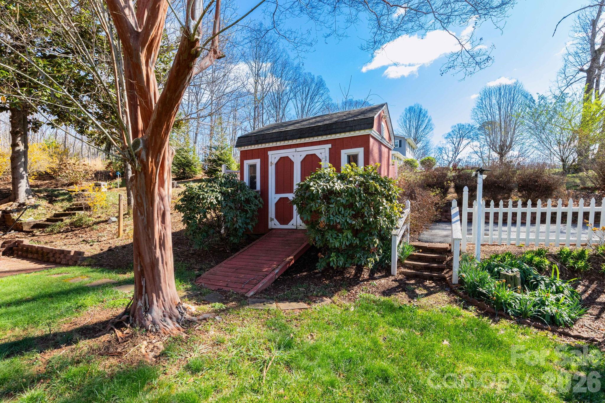 main property photo 22