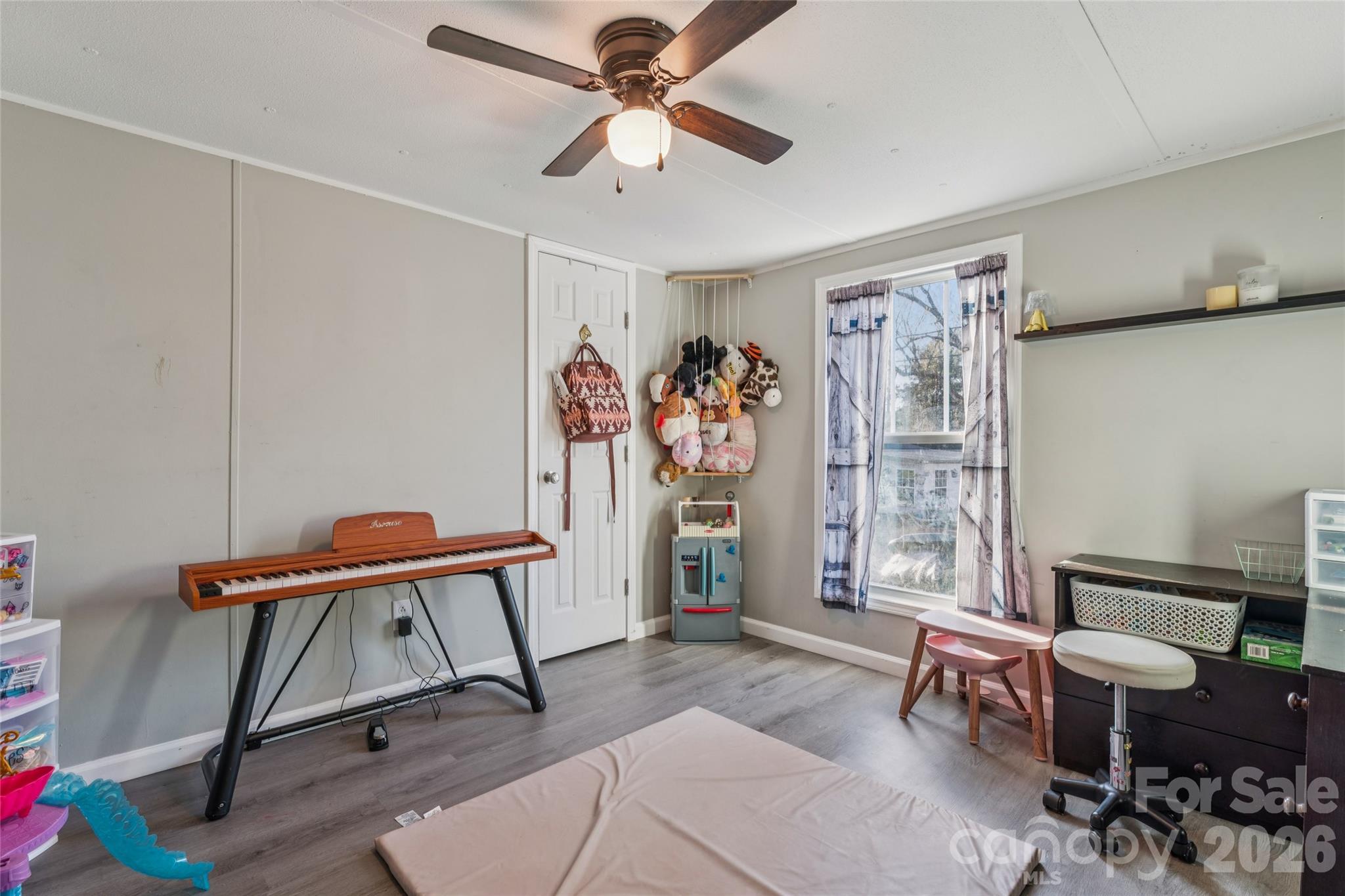 main property photo 22