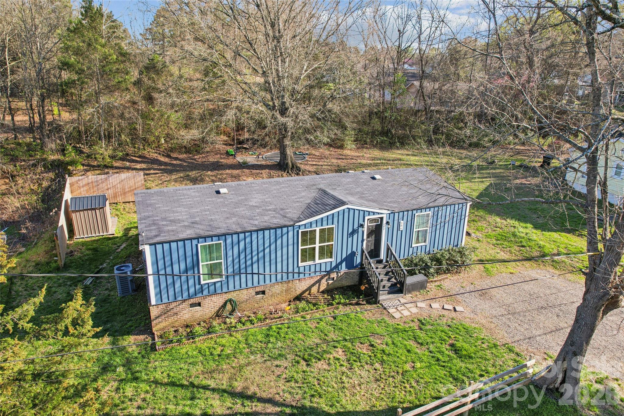 main property photo 32