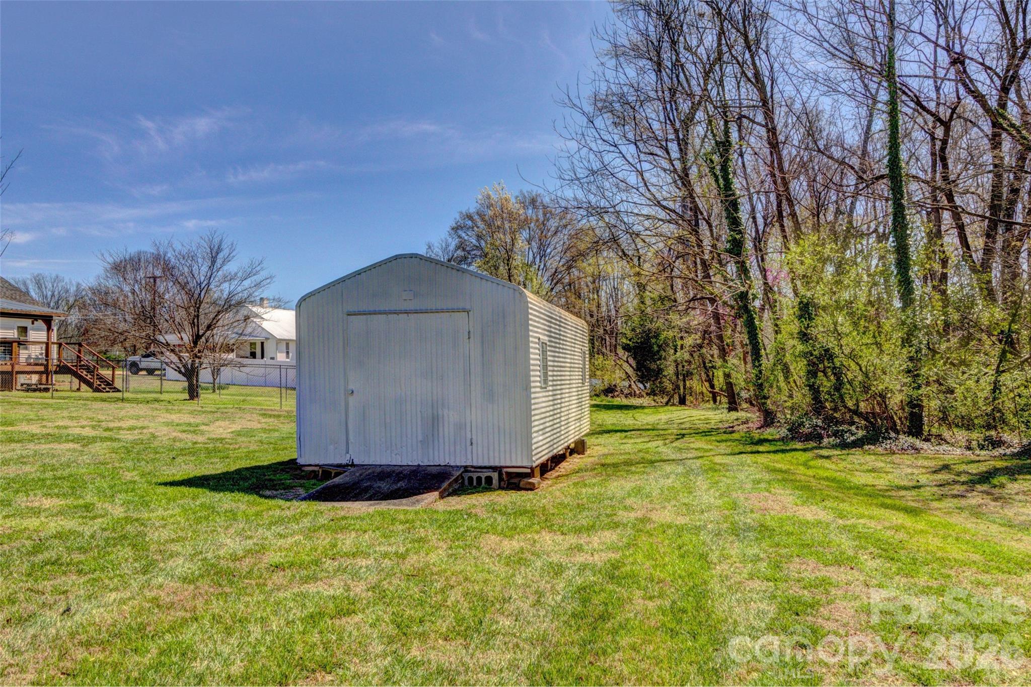 main property photo 19