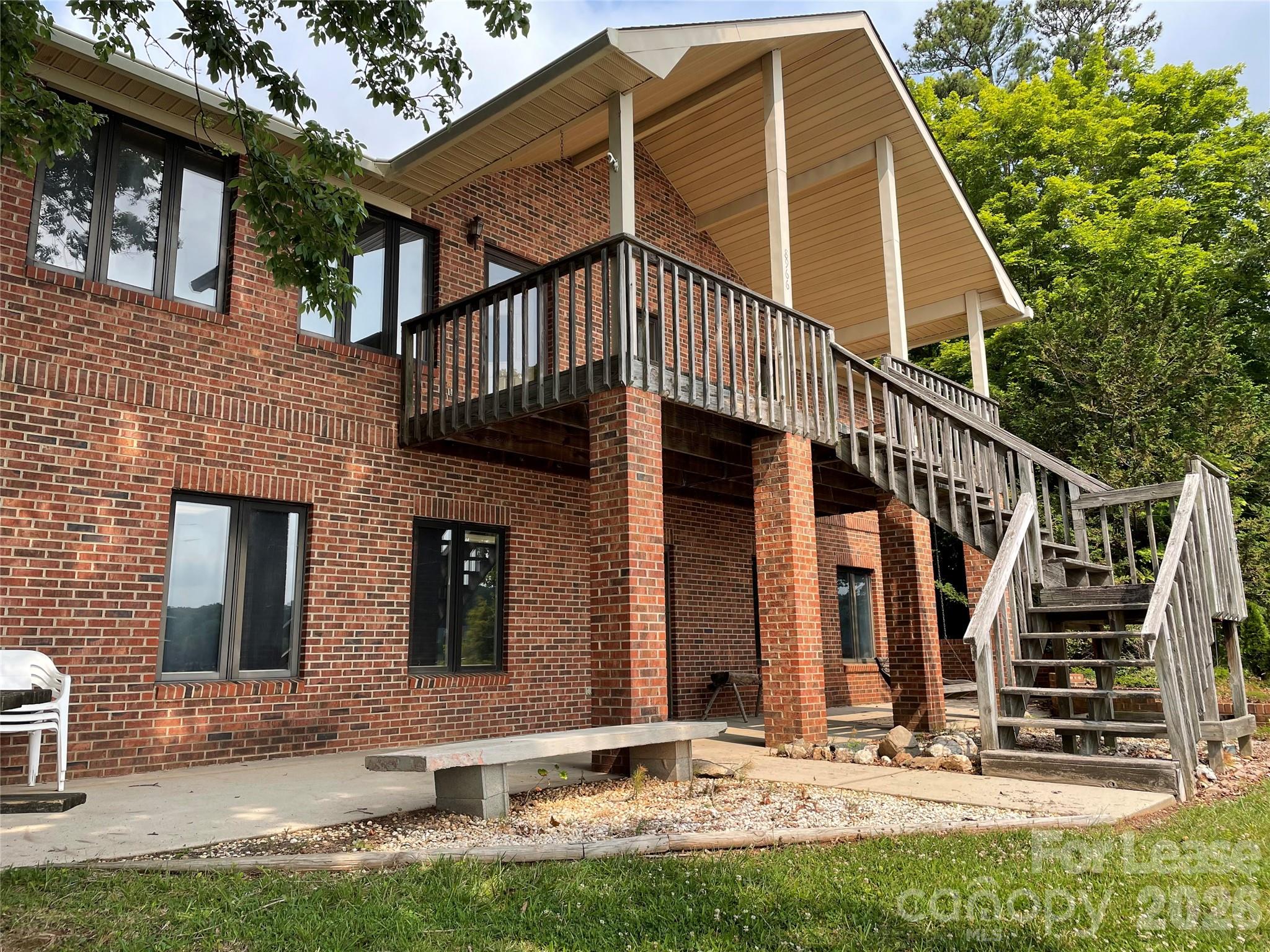 main property photo 27