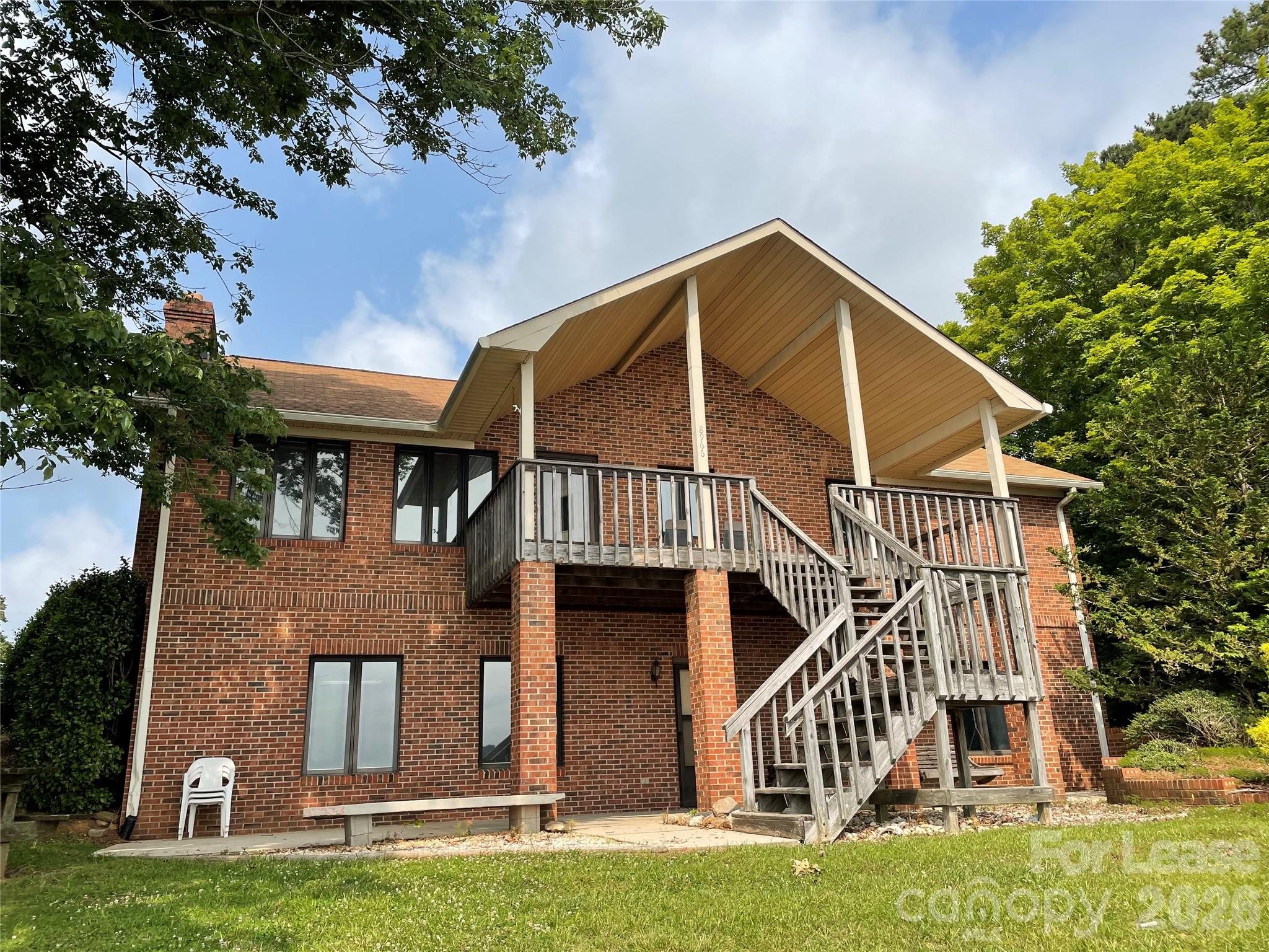main property photo 28