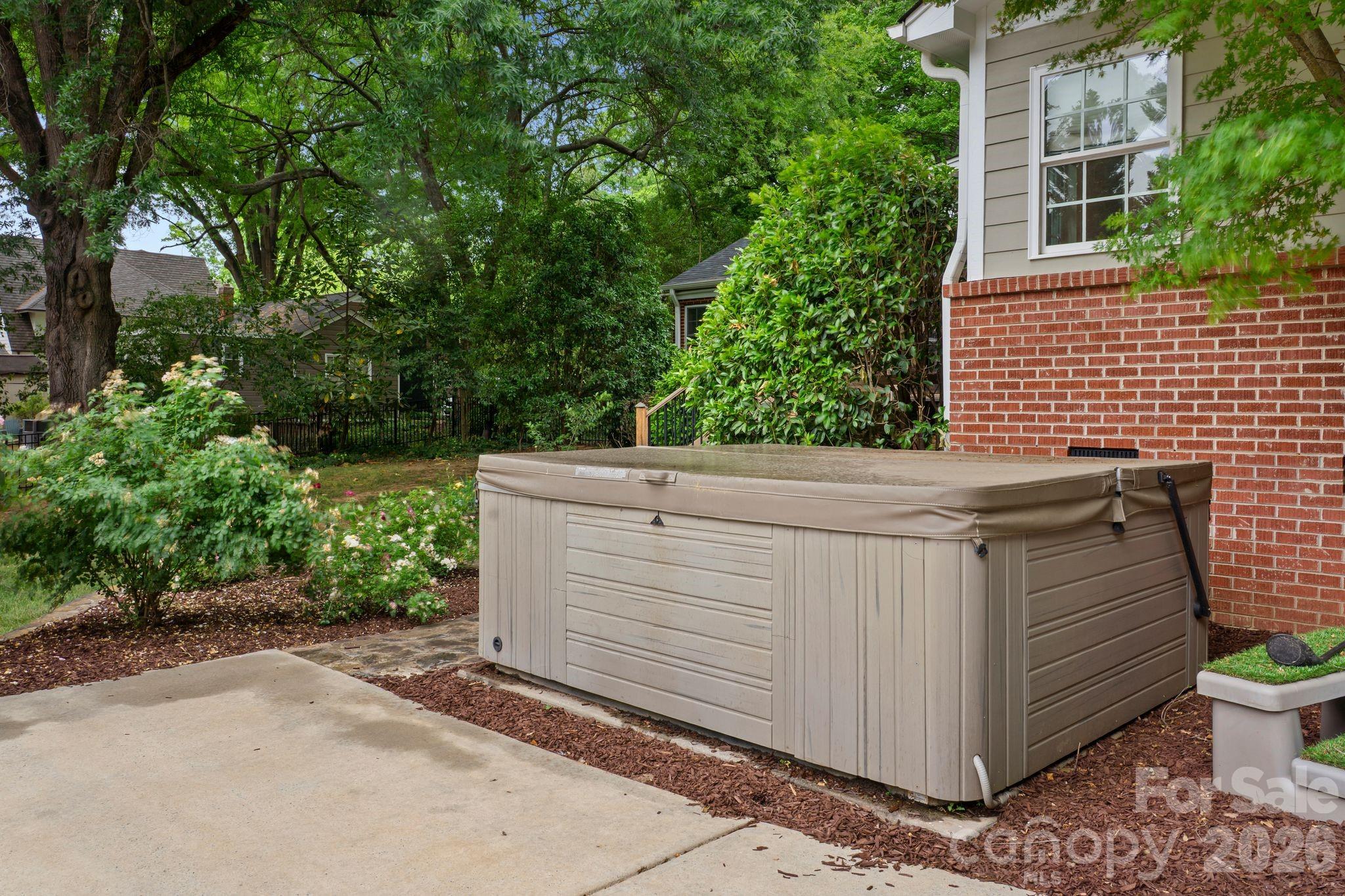 main property photo 40