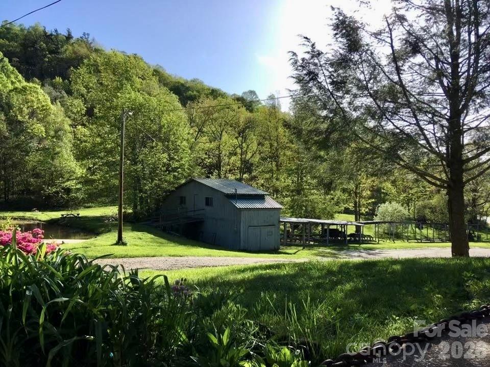 main property photo 9