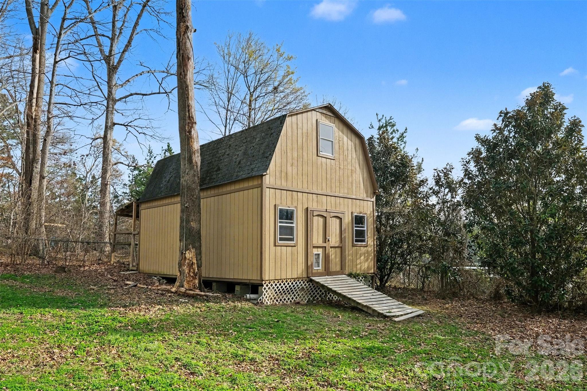 main property photo 31