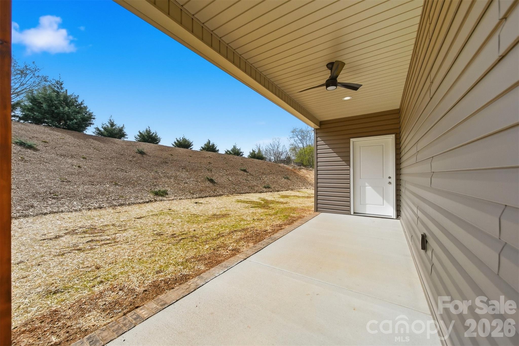 main property photo 40