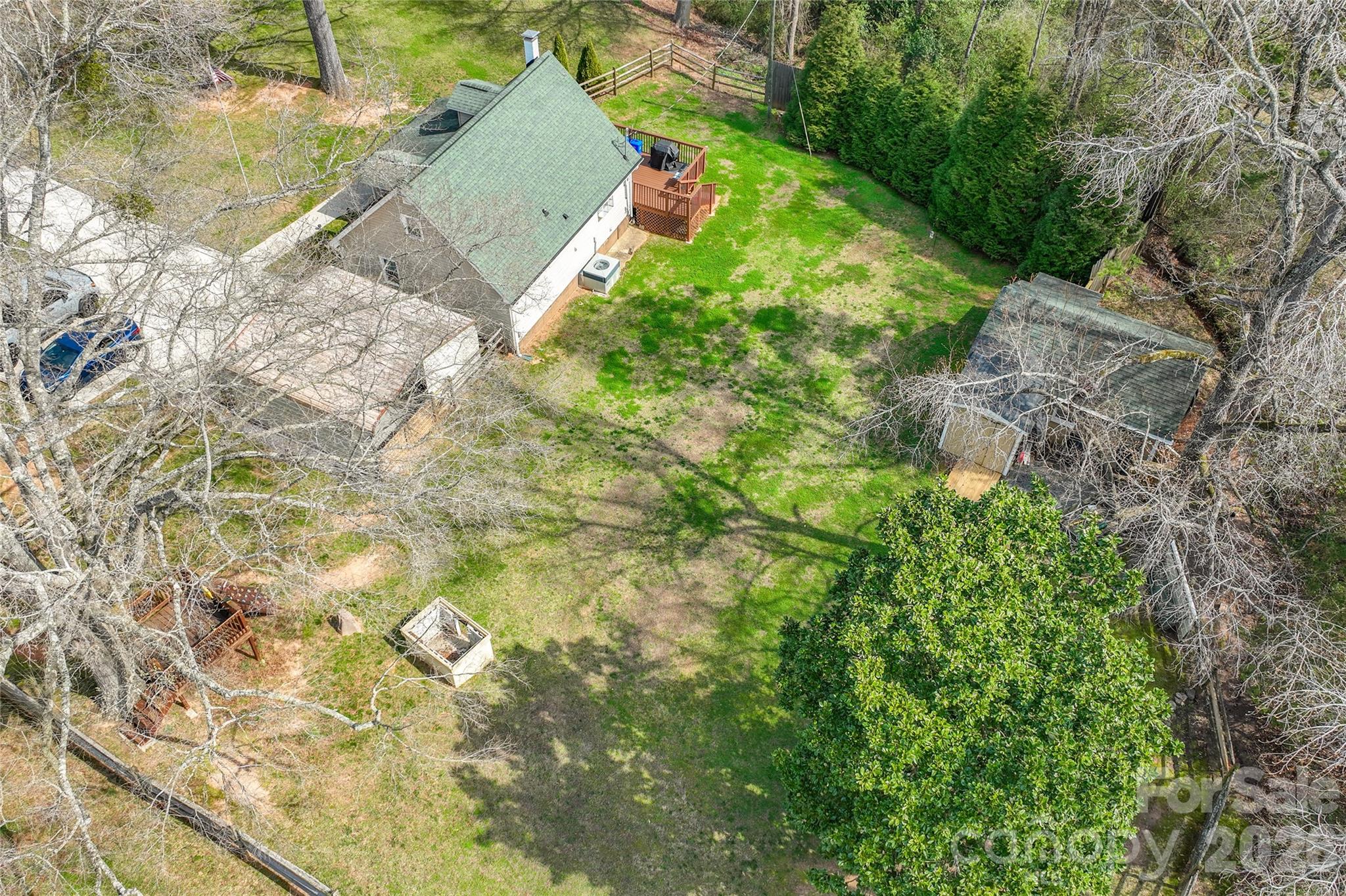 main property photo 40