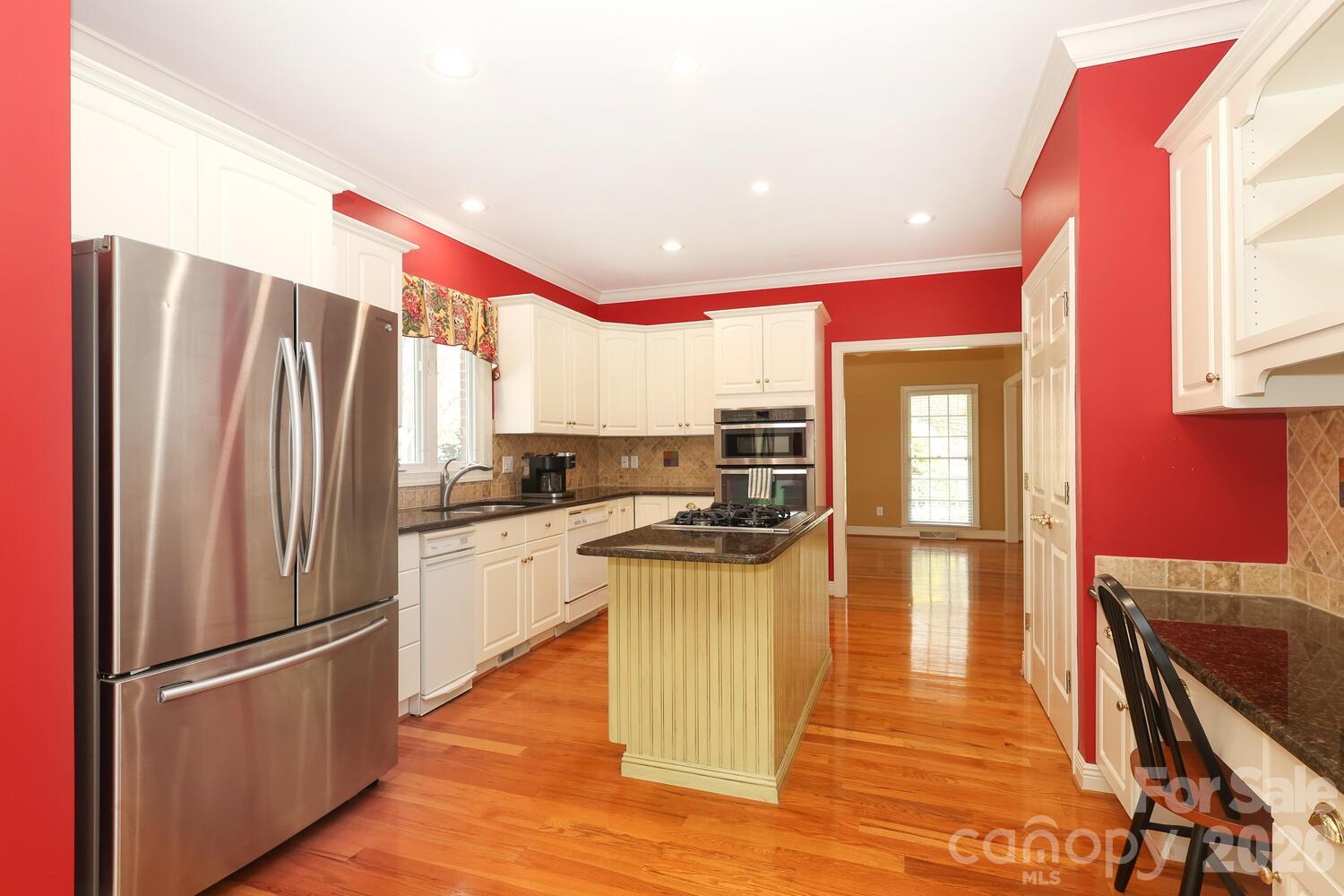 main property photo 18