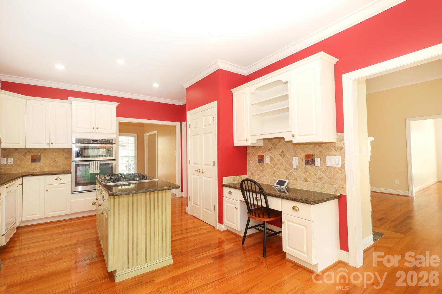 main property photo 19