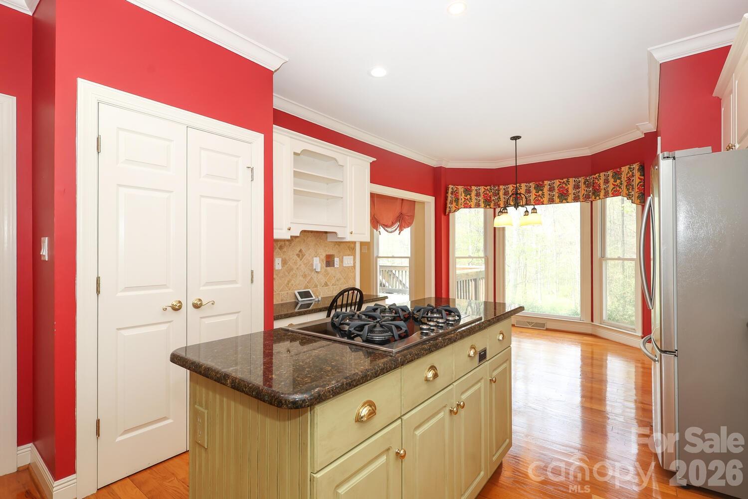 main property photo 21