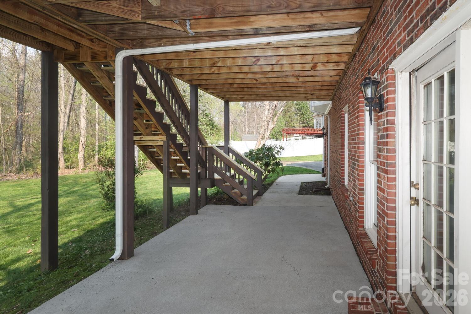 main property photo 40