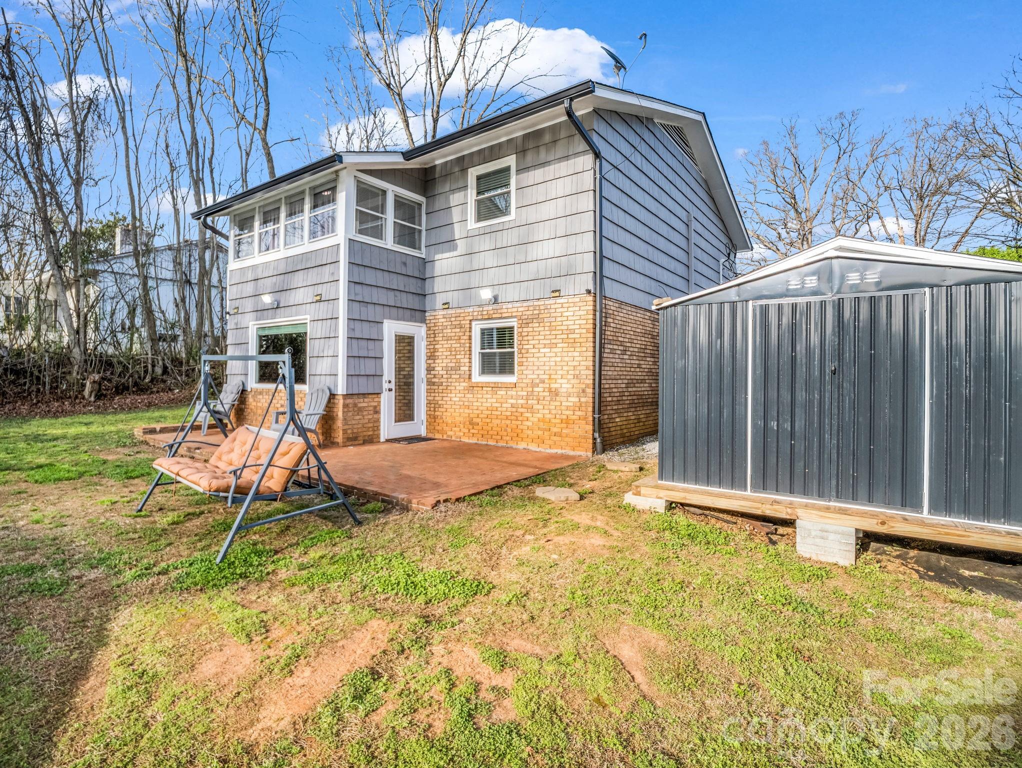 main property photo 8