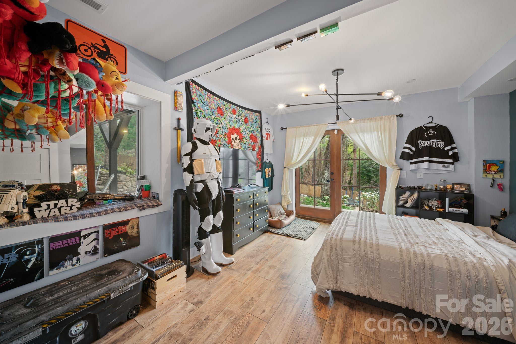 main property photo 32