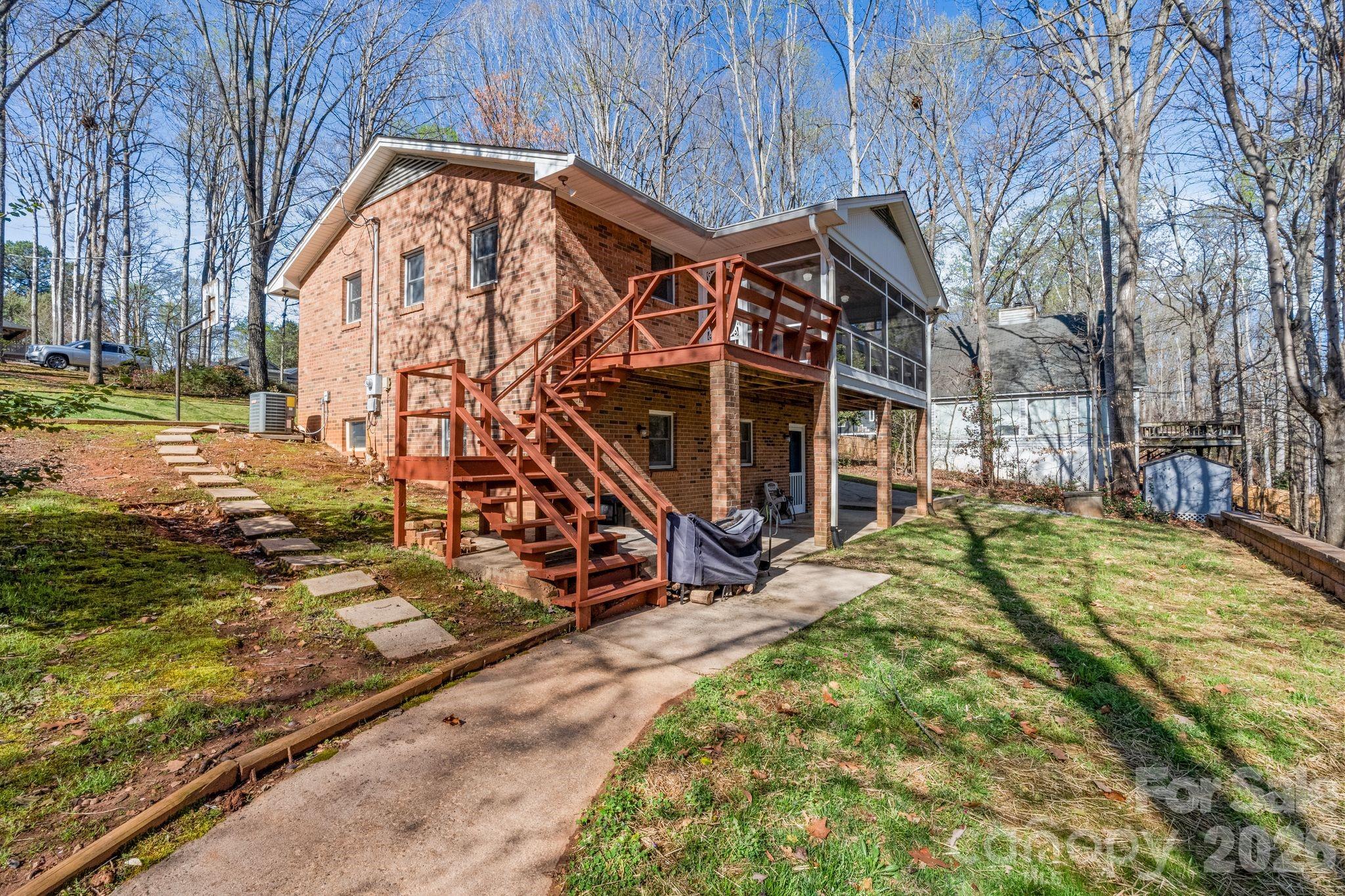 main property photo 39