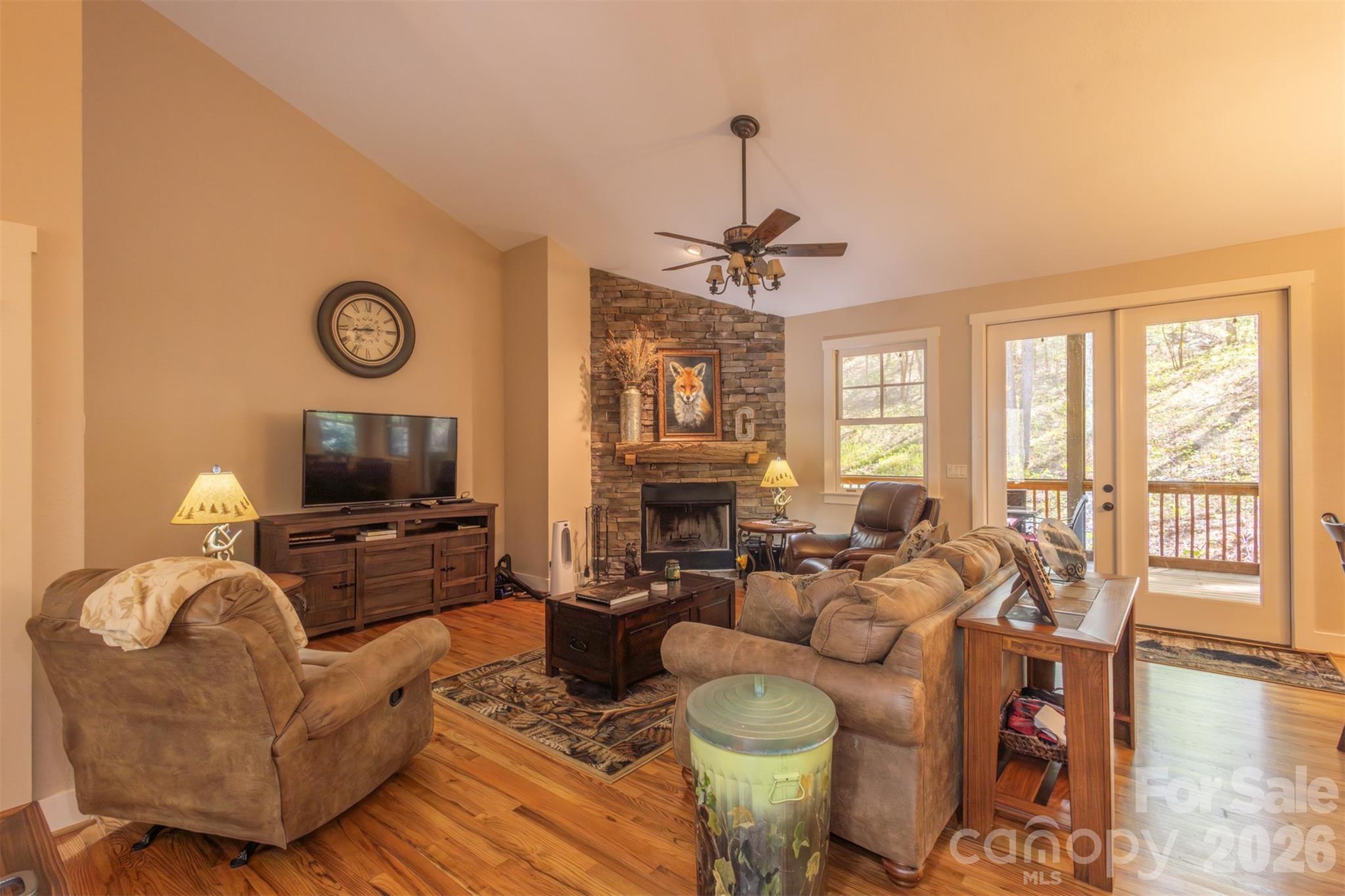 main property photo 5
