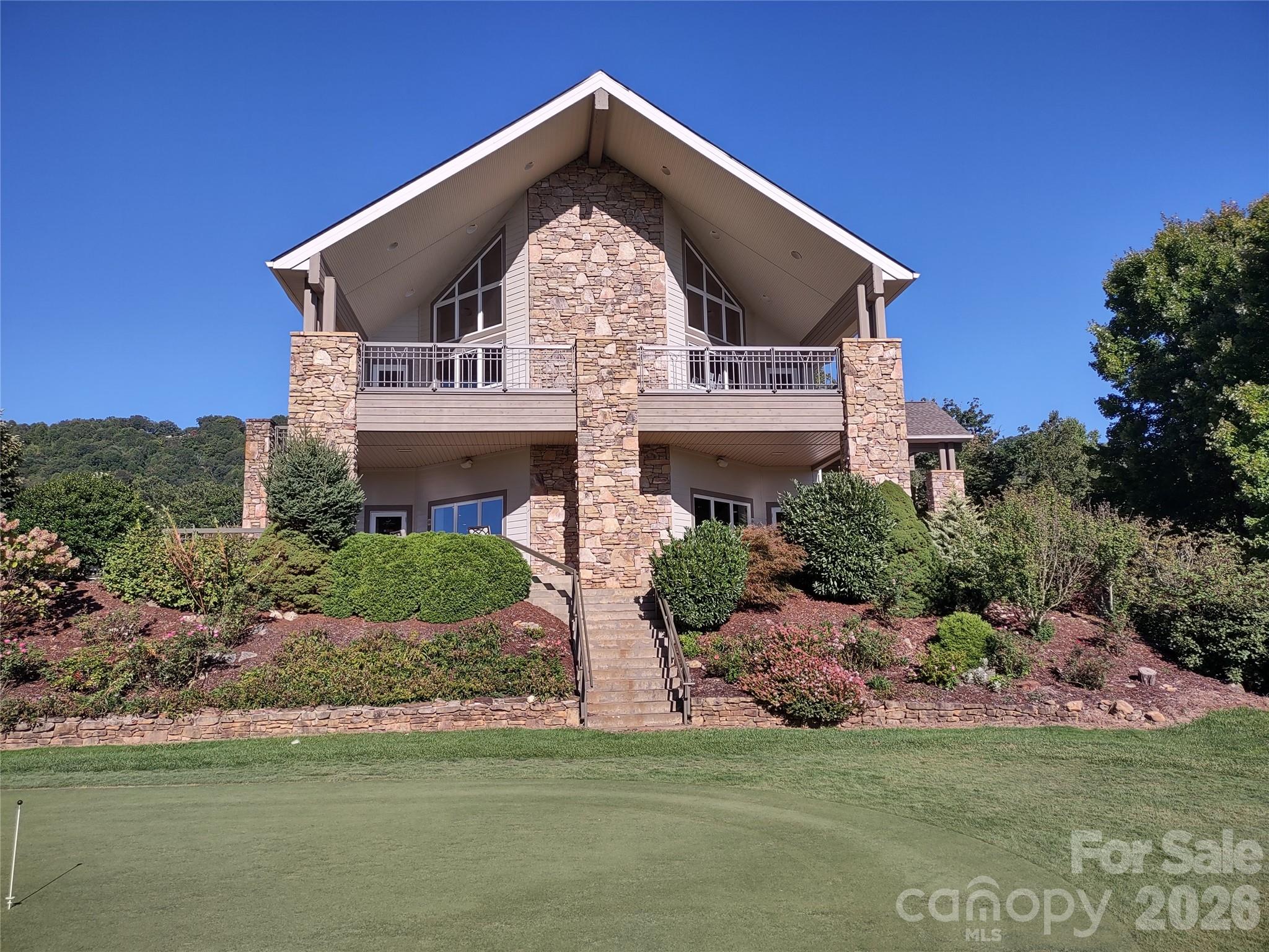 main property photo 11