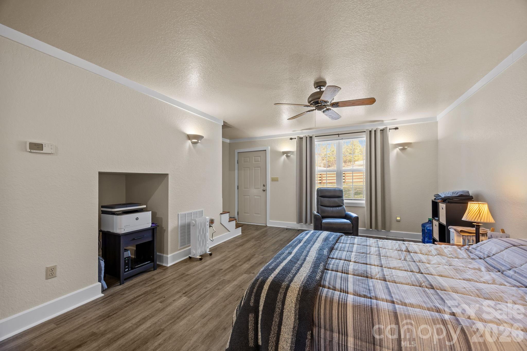 main property photo 26