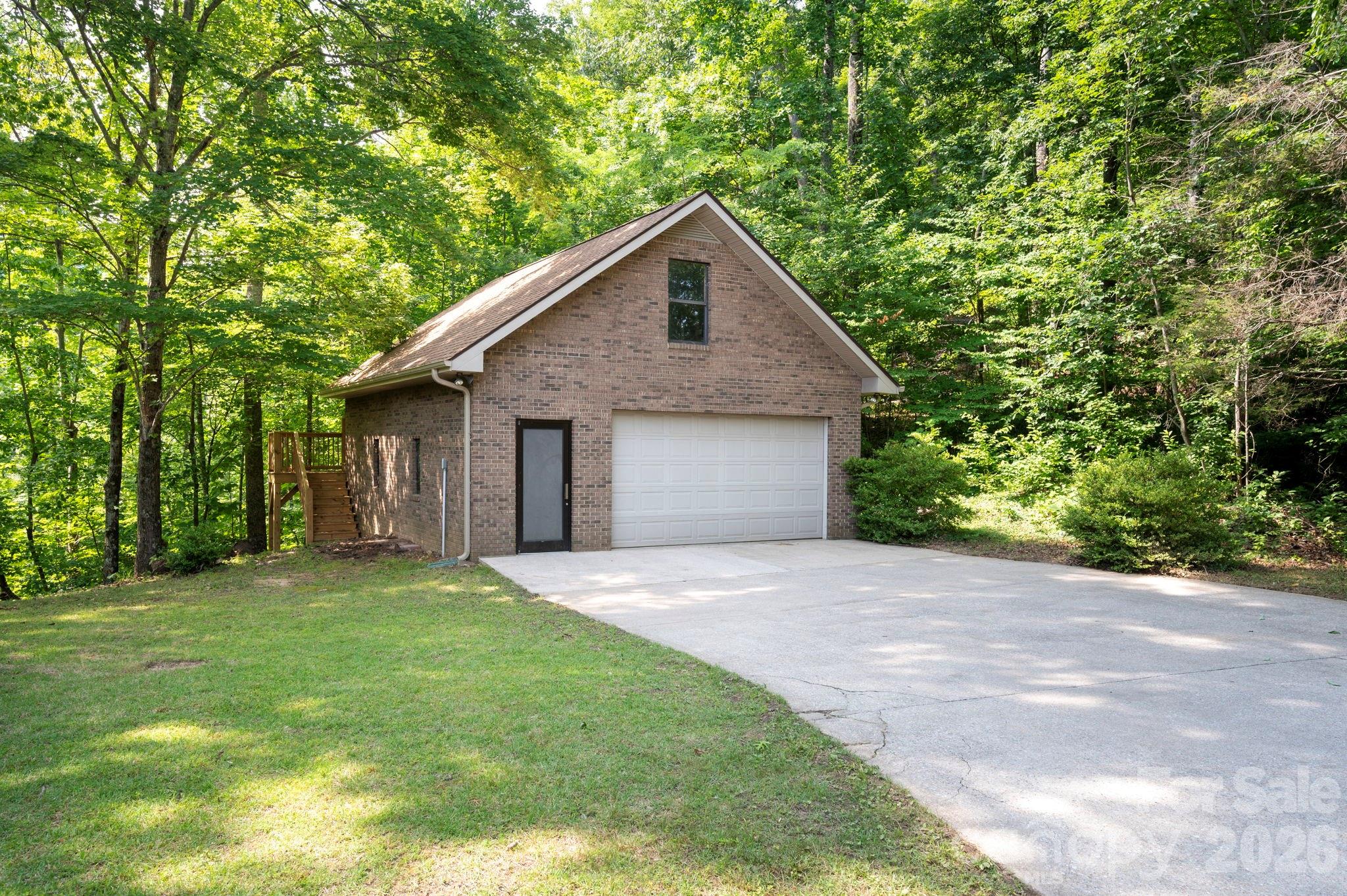 main property photo 27