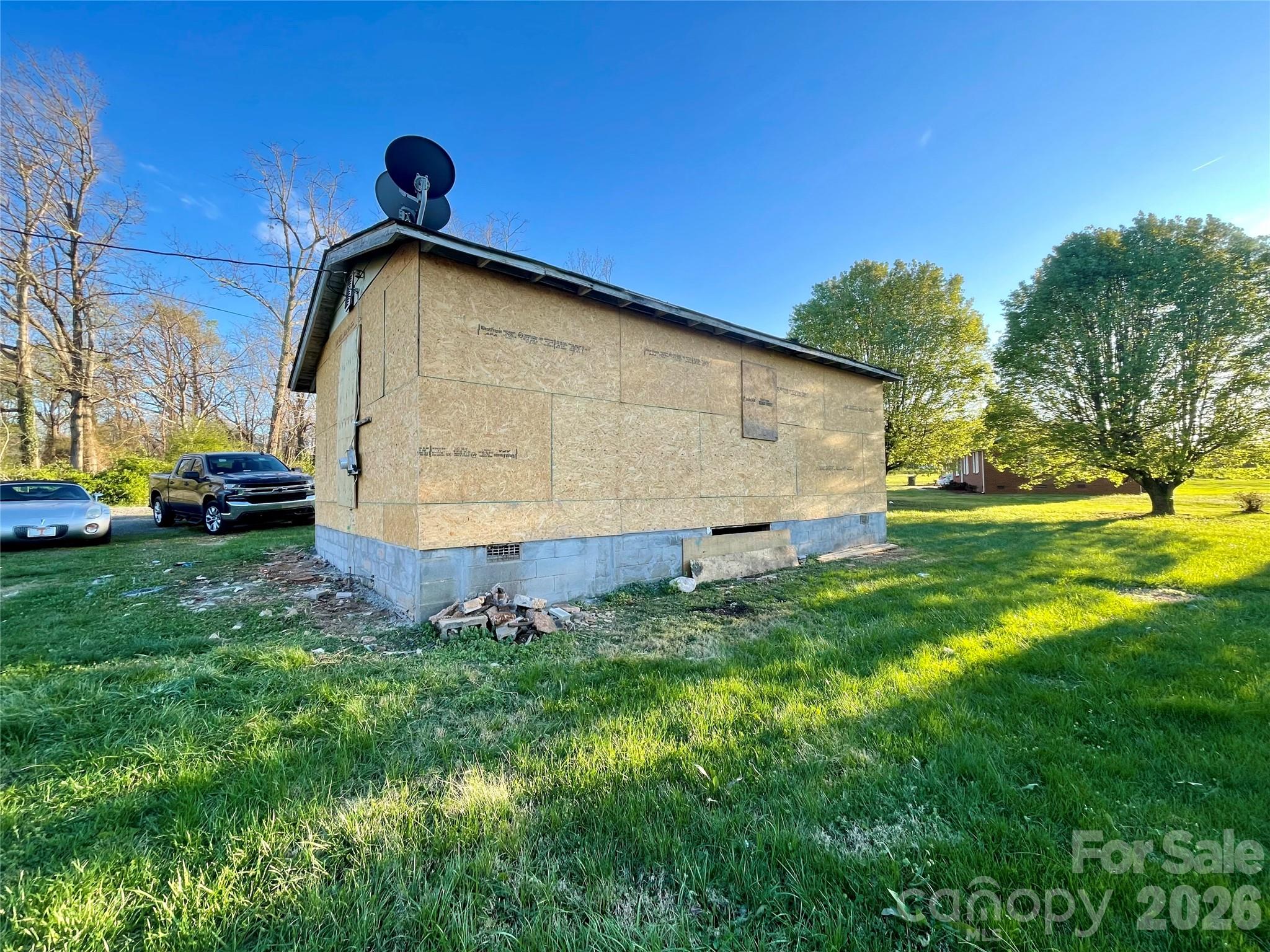 main property photo 6