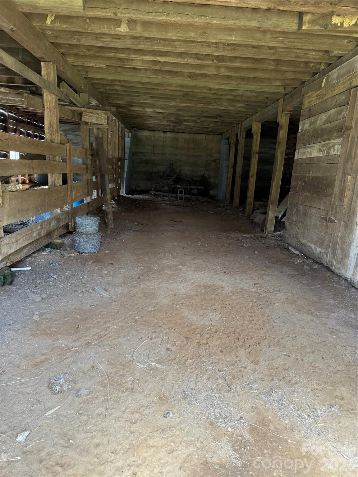 property viewer photo 36