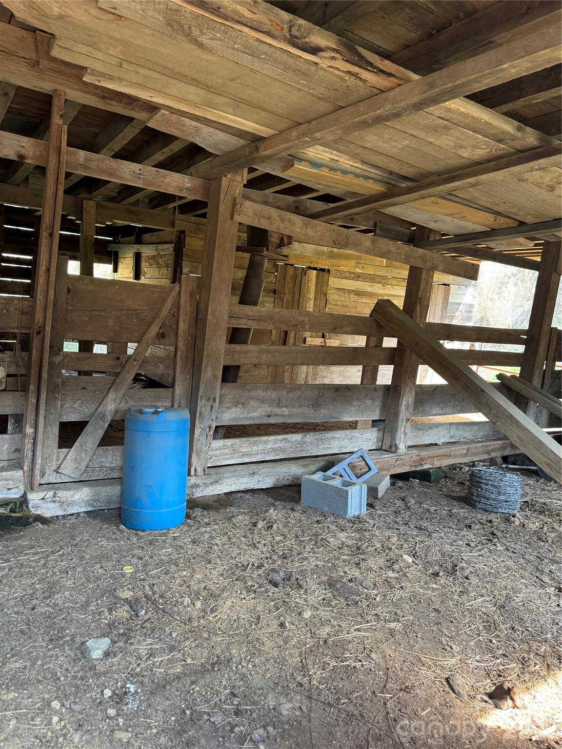 property viewer photo 42