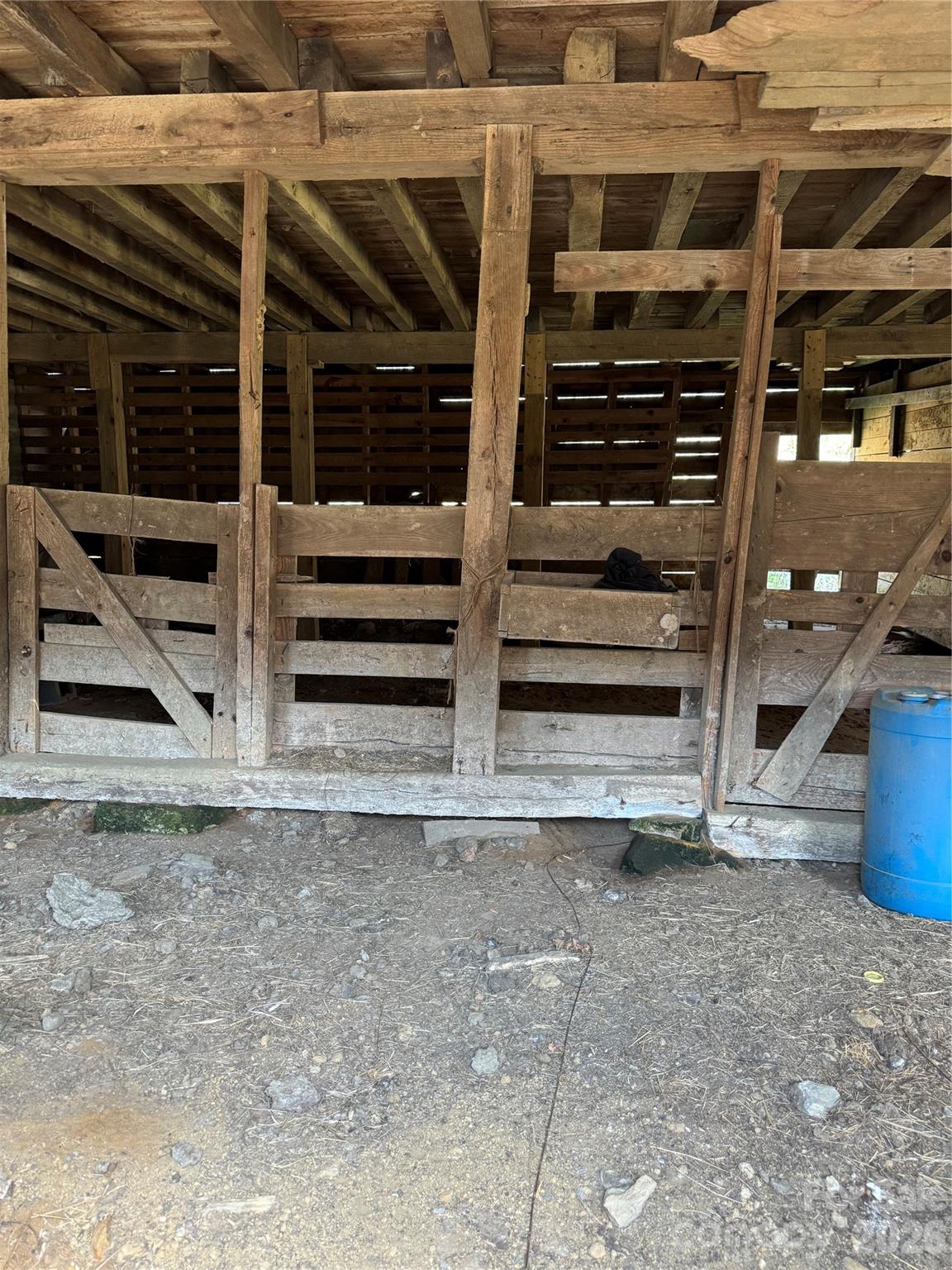 property viewer photo 43