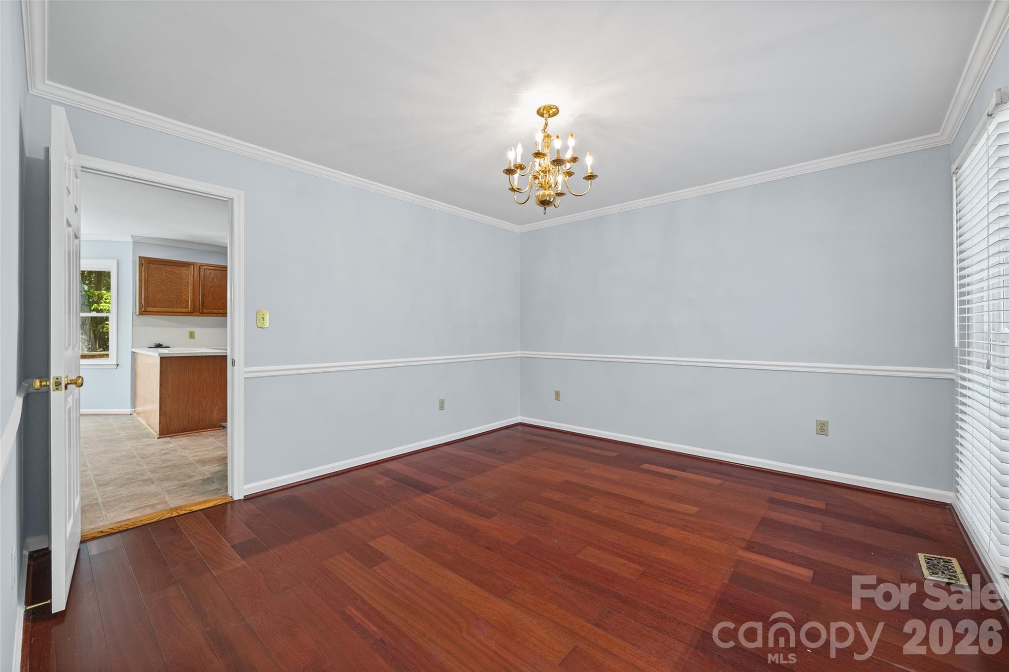 property viewer photo 6