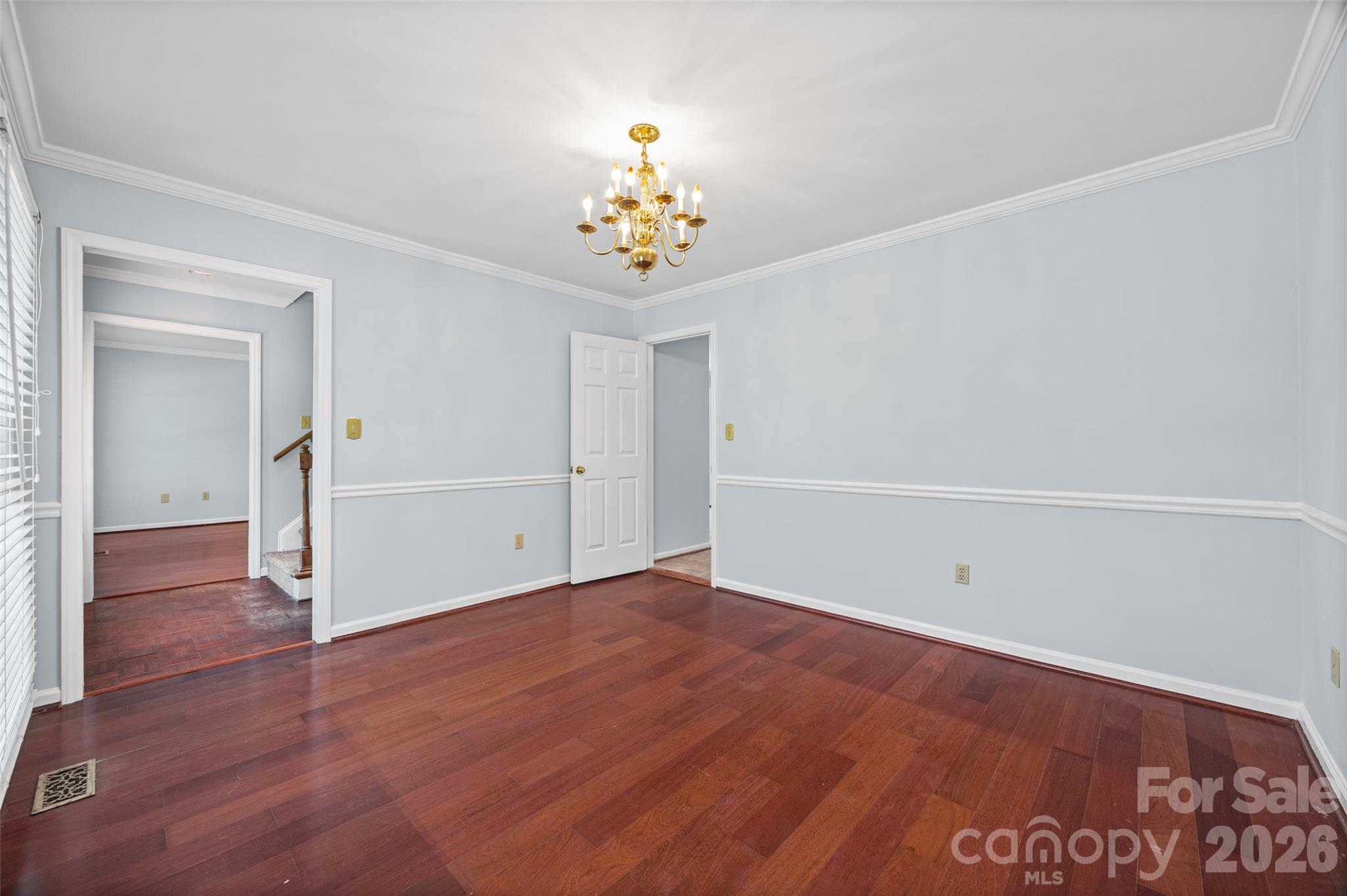 property viewer photo 7