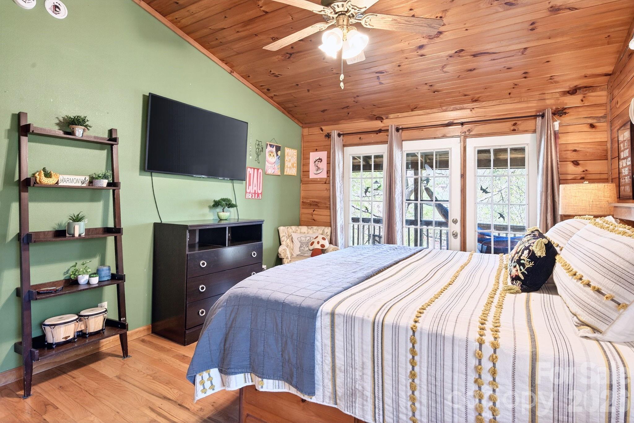 main property photo 18