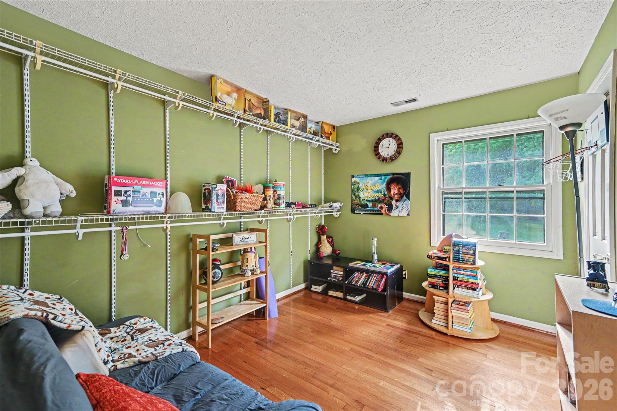 main property photo 28