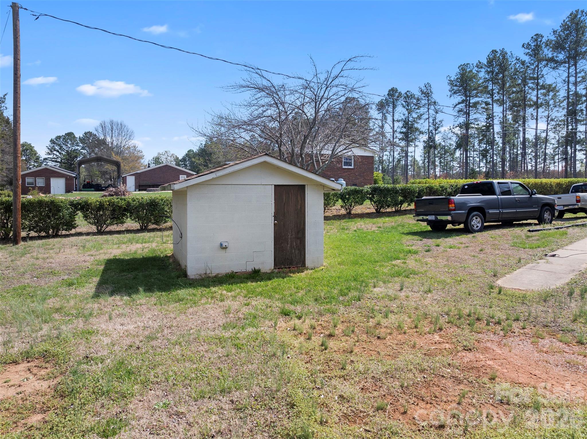 main property photo 27