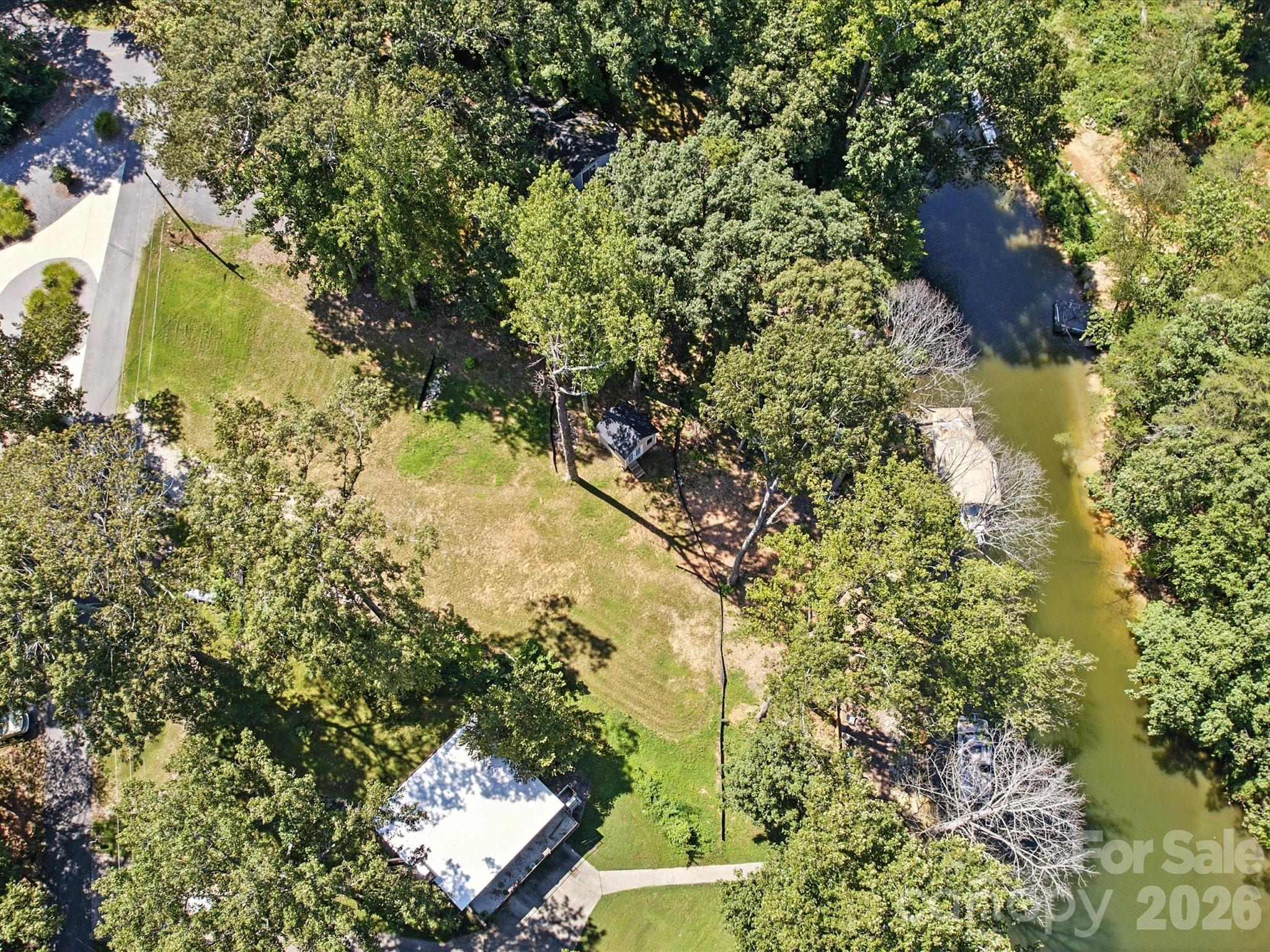 main property photo 13