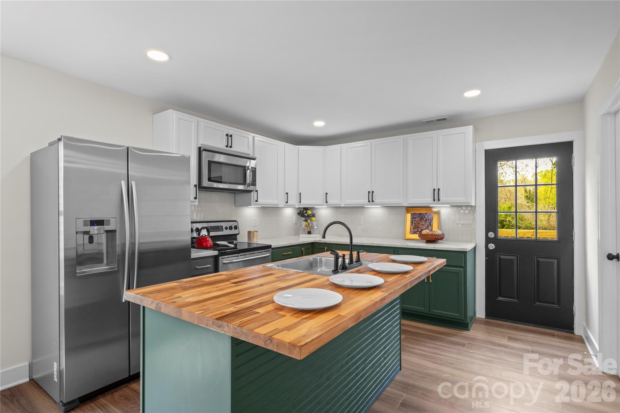 main property photo 4