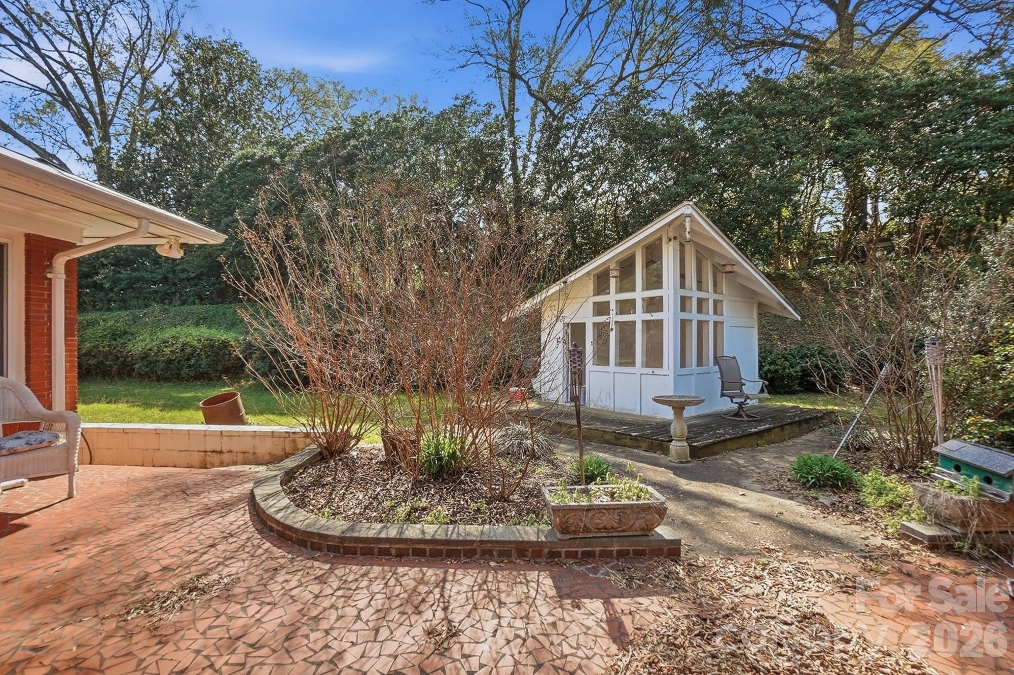 main property photo 37