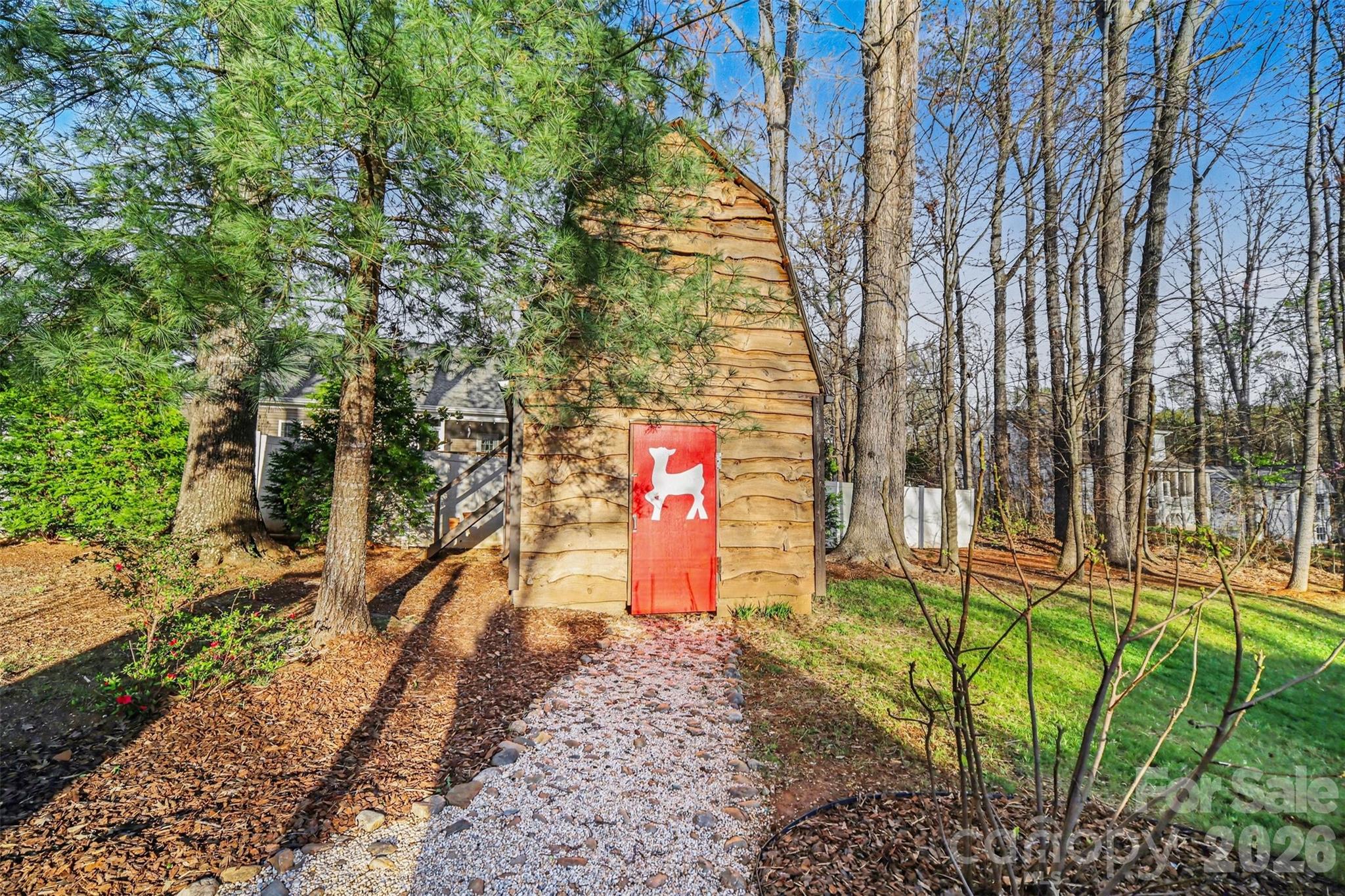 main property photo 18