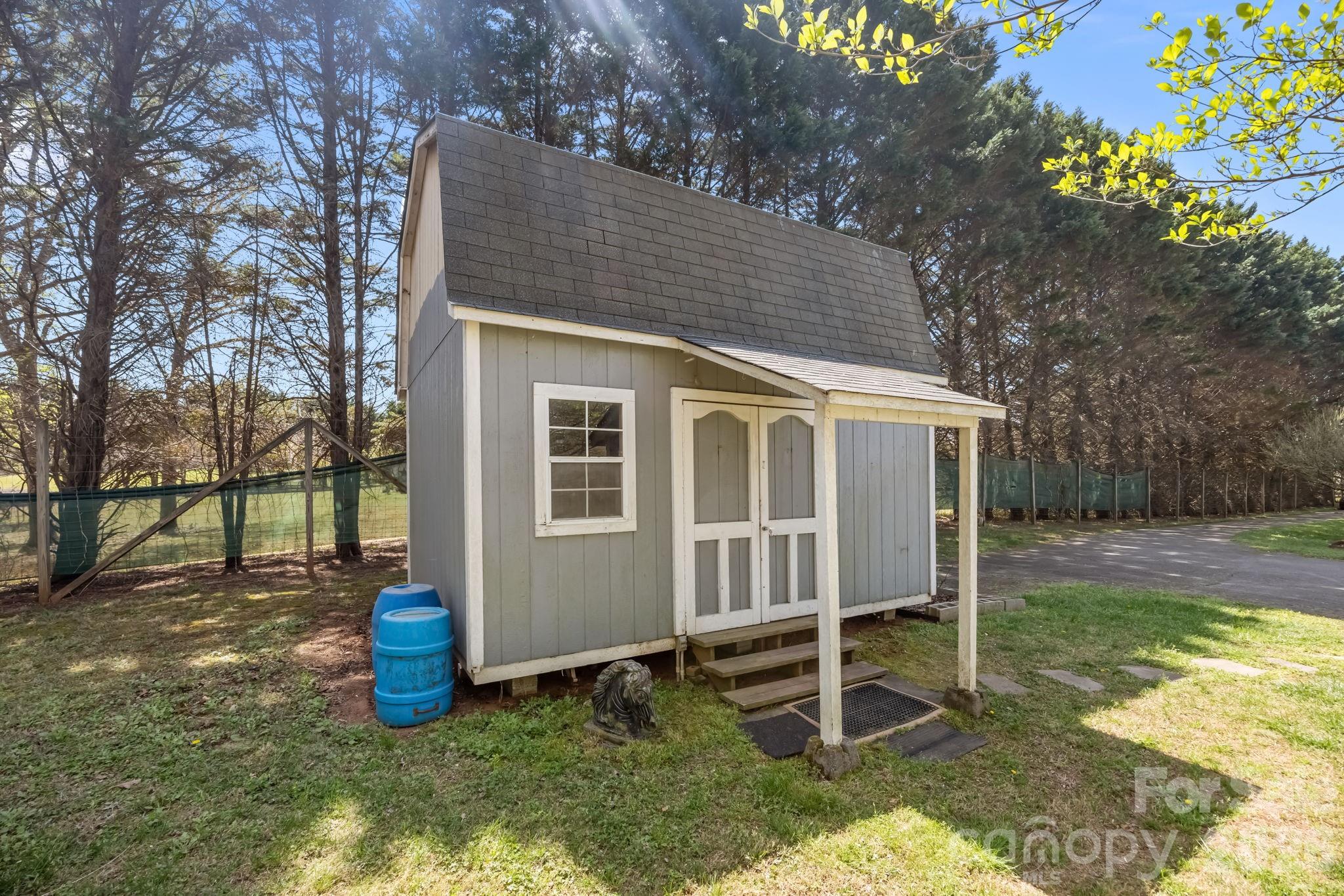 main property photo 16