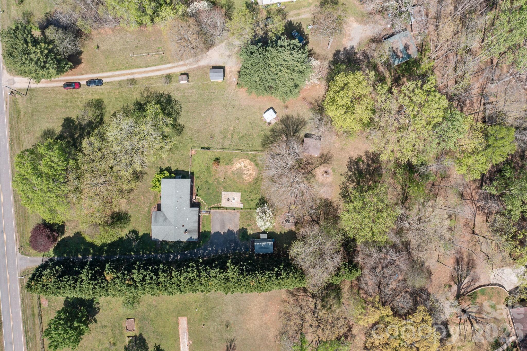 main property photo 28