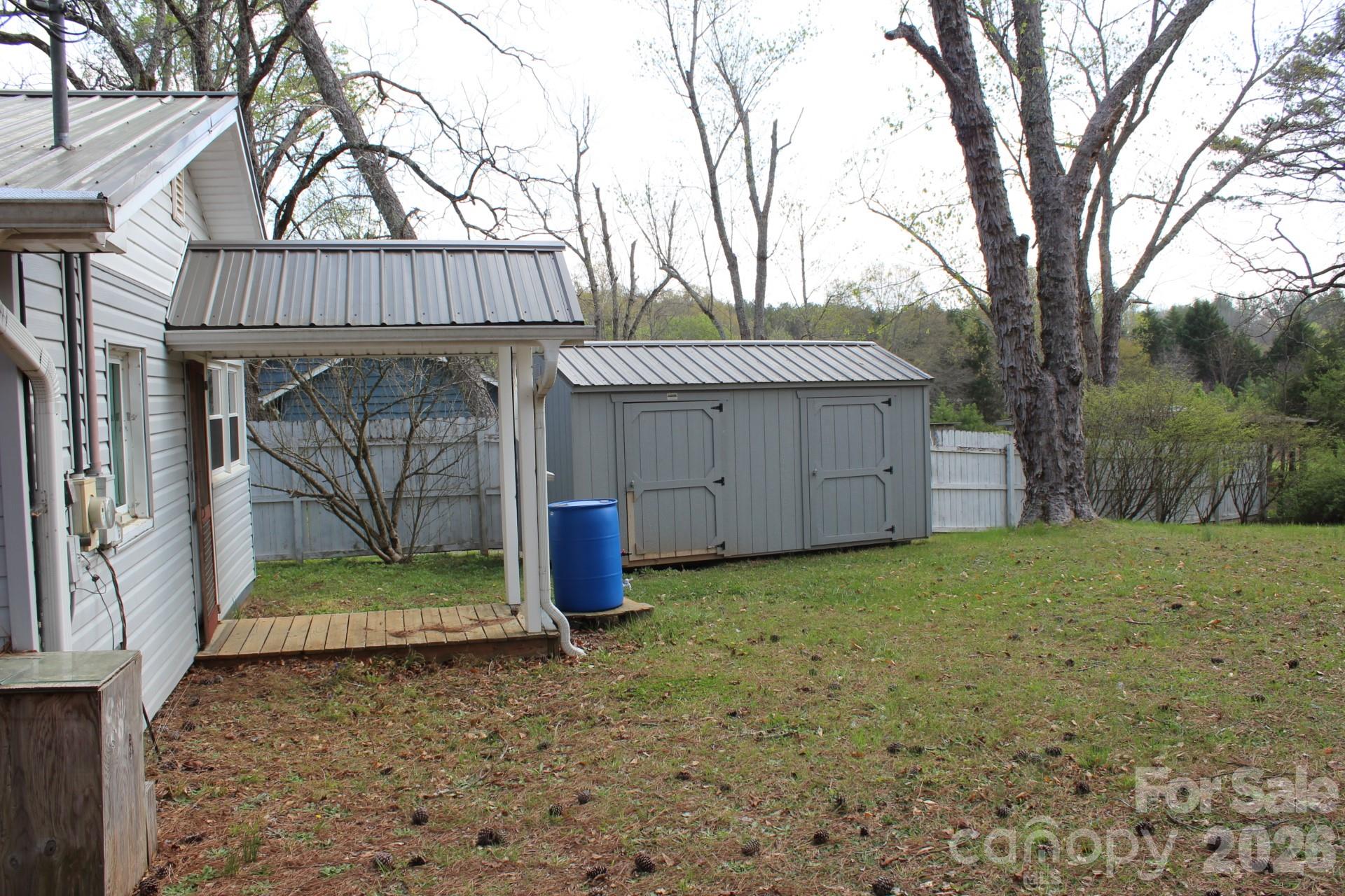 main property photo 11