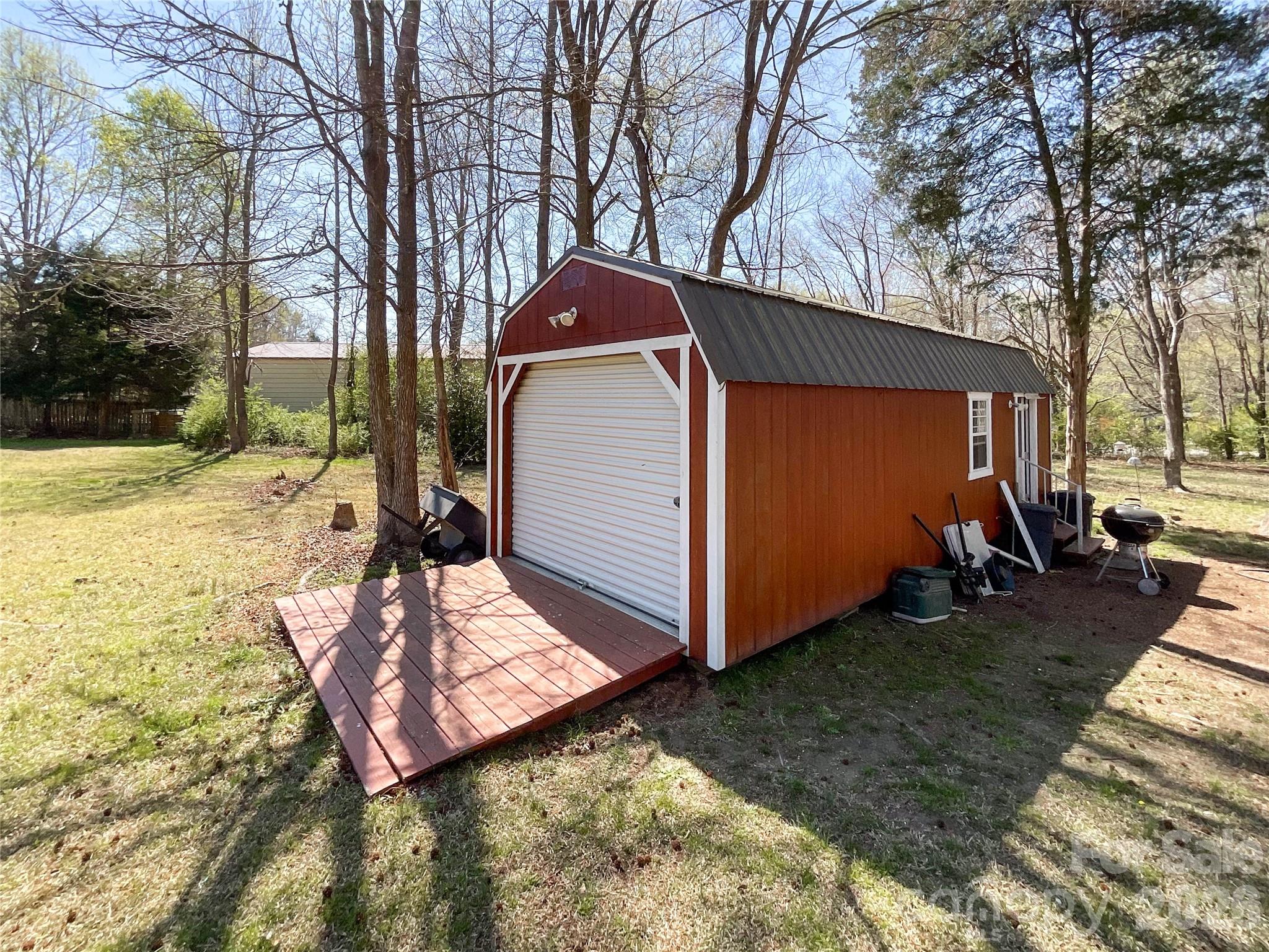 main property photo 32